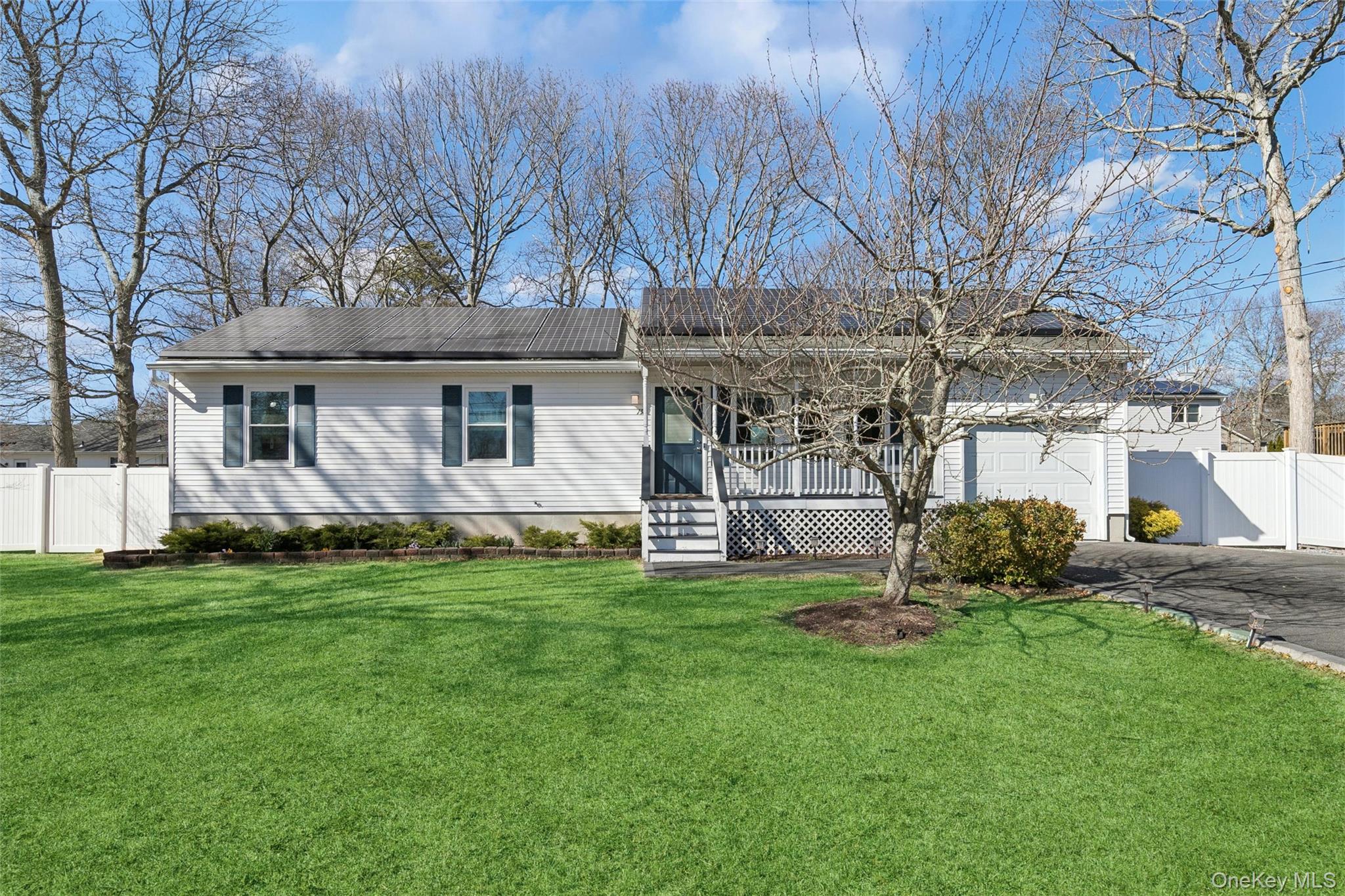 #1 photo, 19 Flintlock Drive, সাফোক কাউন্টি Shirley , NY 11967