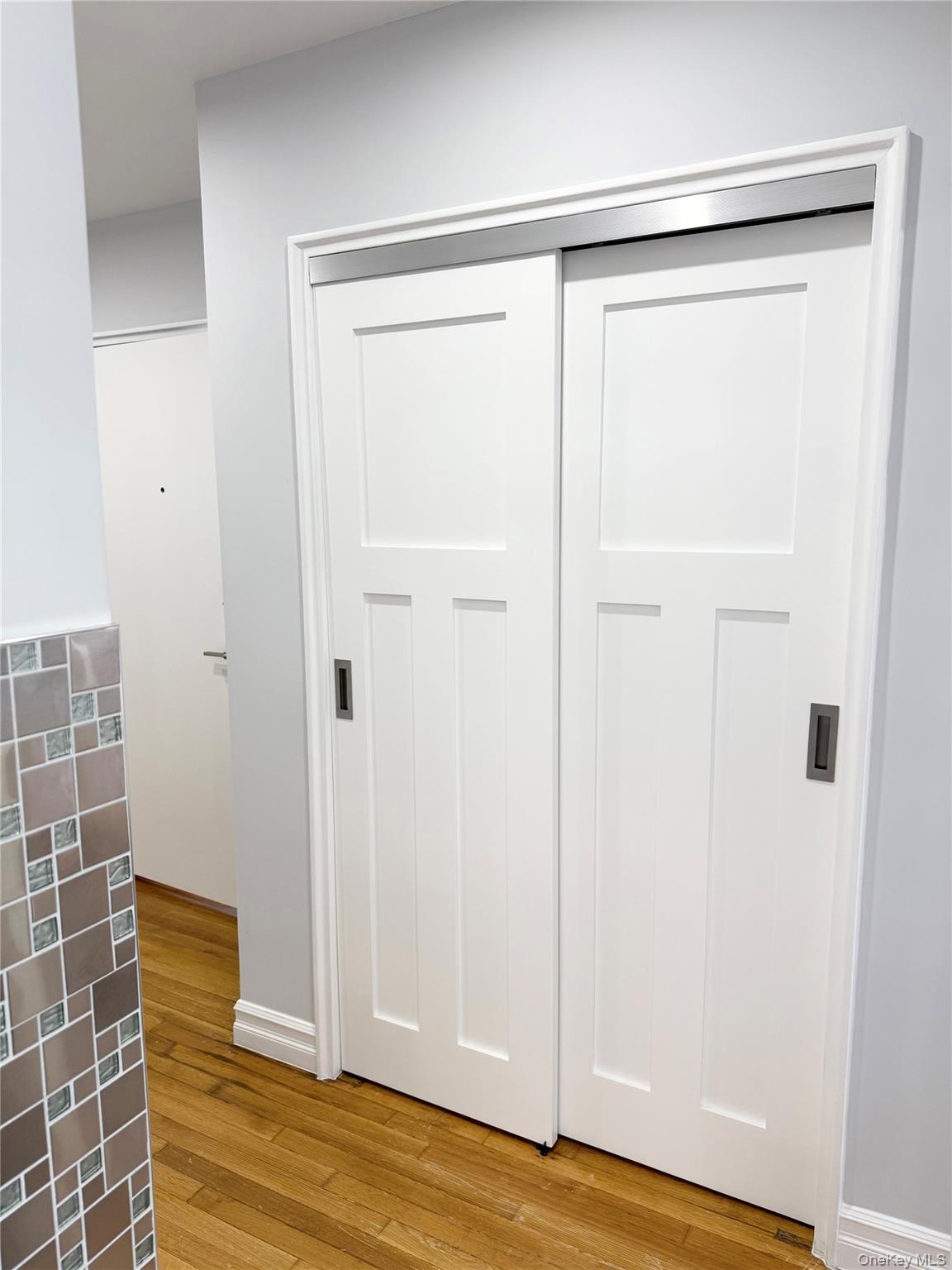 #6 photo, 5919 74th Street, কুইন্‌স Middle Village , NY 11379