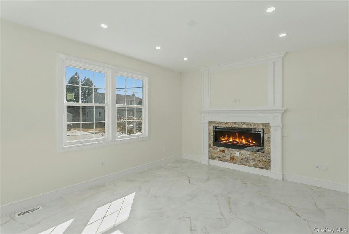 #3 photo, 3 Cornell Avenue, নাসাউ কাউন্টি Hicksville , NY 11801