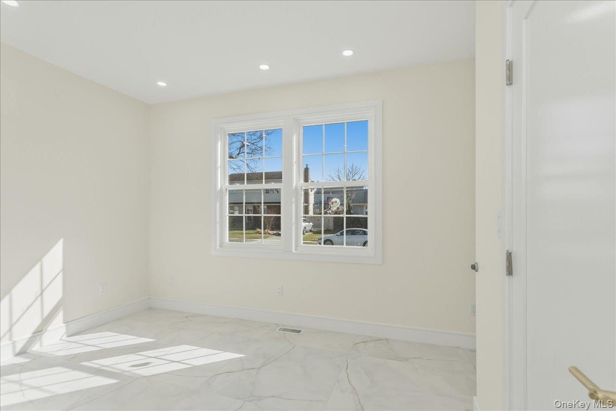 #7 photo, 3 Cornell Avenue, নাসাউ কাউন্টি Hicksville , NY 11801