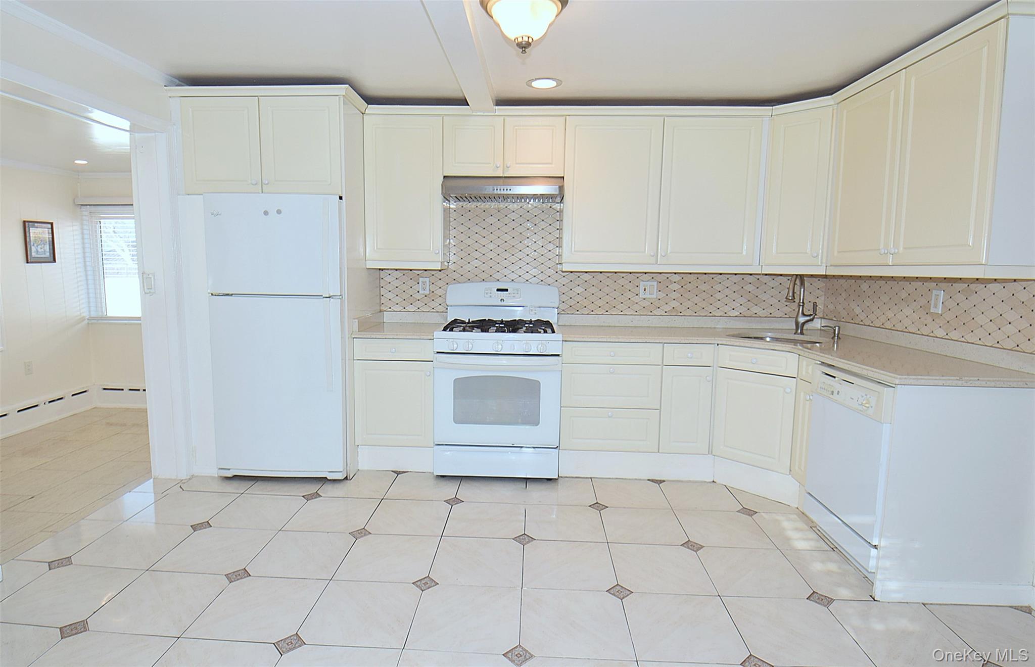 #7 photo, 76 Hoffman Avenue, নাসাউ কাউন্টি Elmont , NY 11003