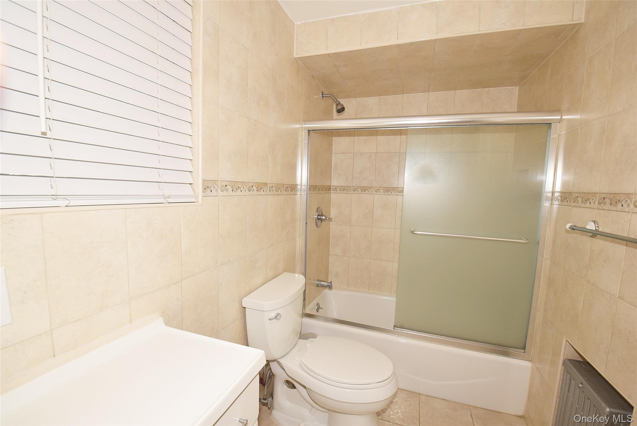 #9 photo, 76 Hoffman Avenue, নাসাউ কাউন্টি Elmont , NY 11003