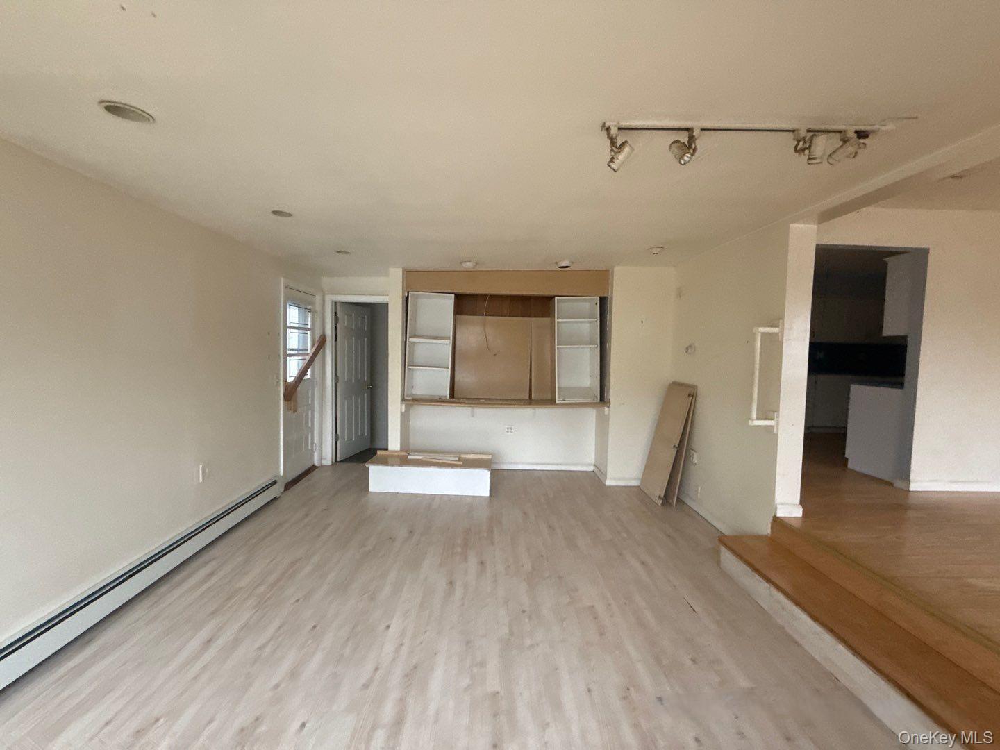 #4 photo, 58 Roosevelt Place, নাসাউ কাউন্টি Island Park , NY 11558