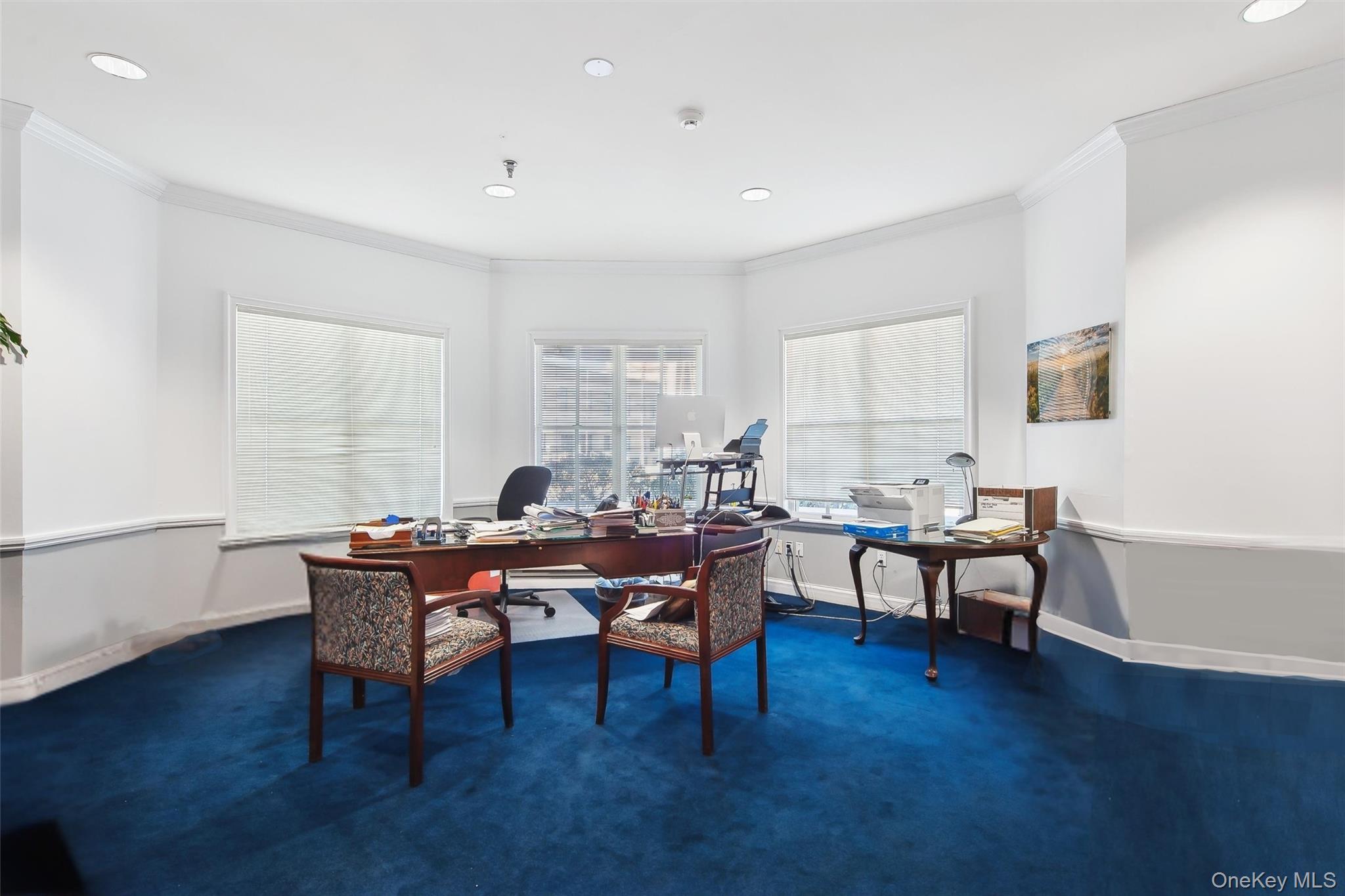 #12 photo, 33 W 2nd Street, সাফোক কাউন্টি Riverhead , NY 11901