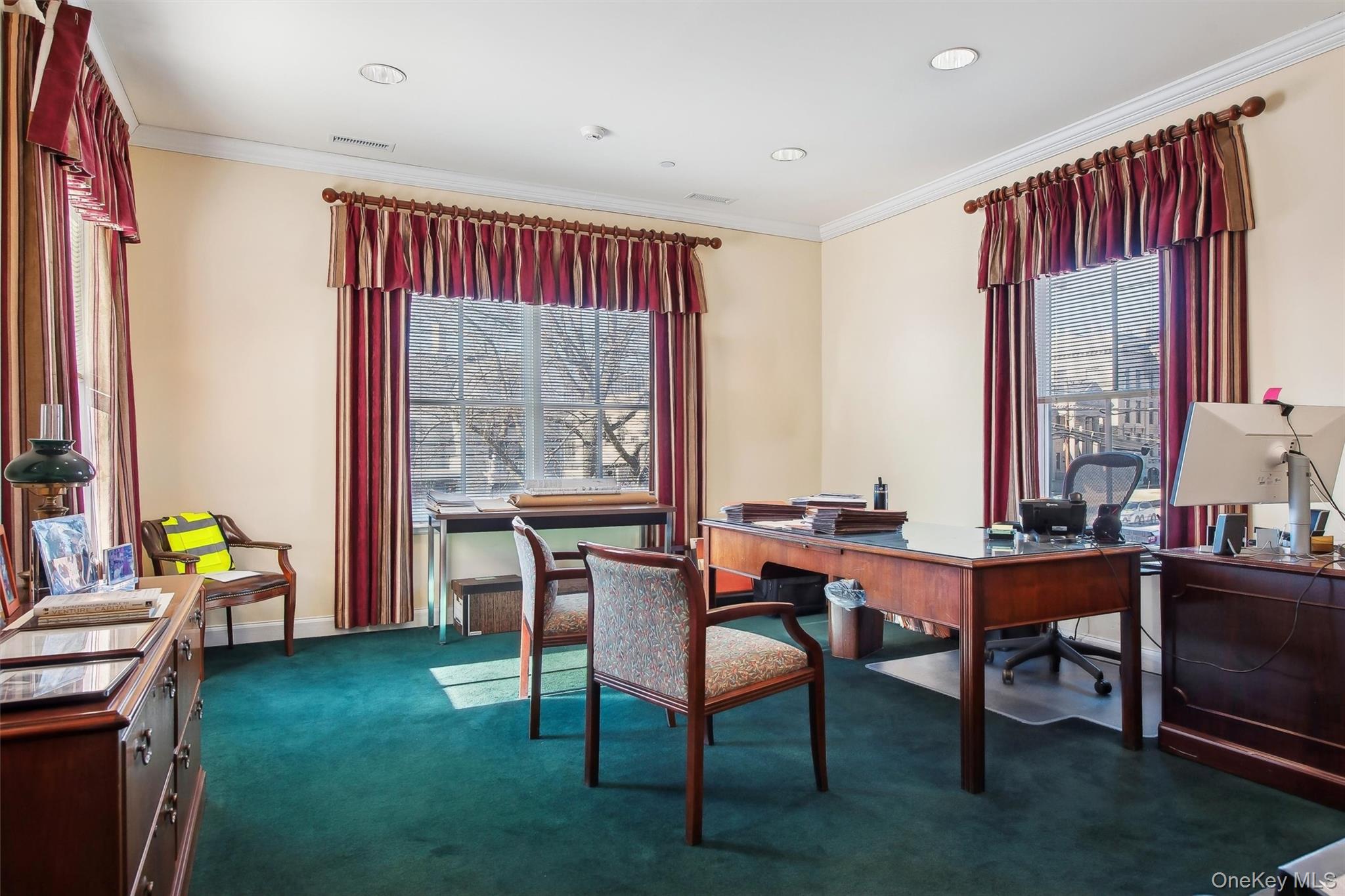 #16 photo, 33 W 2nd Street, সাফোক কাউন্টি Riverhead , NY 11901