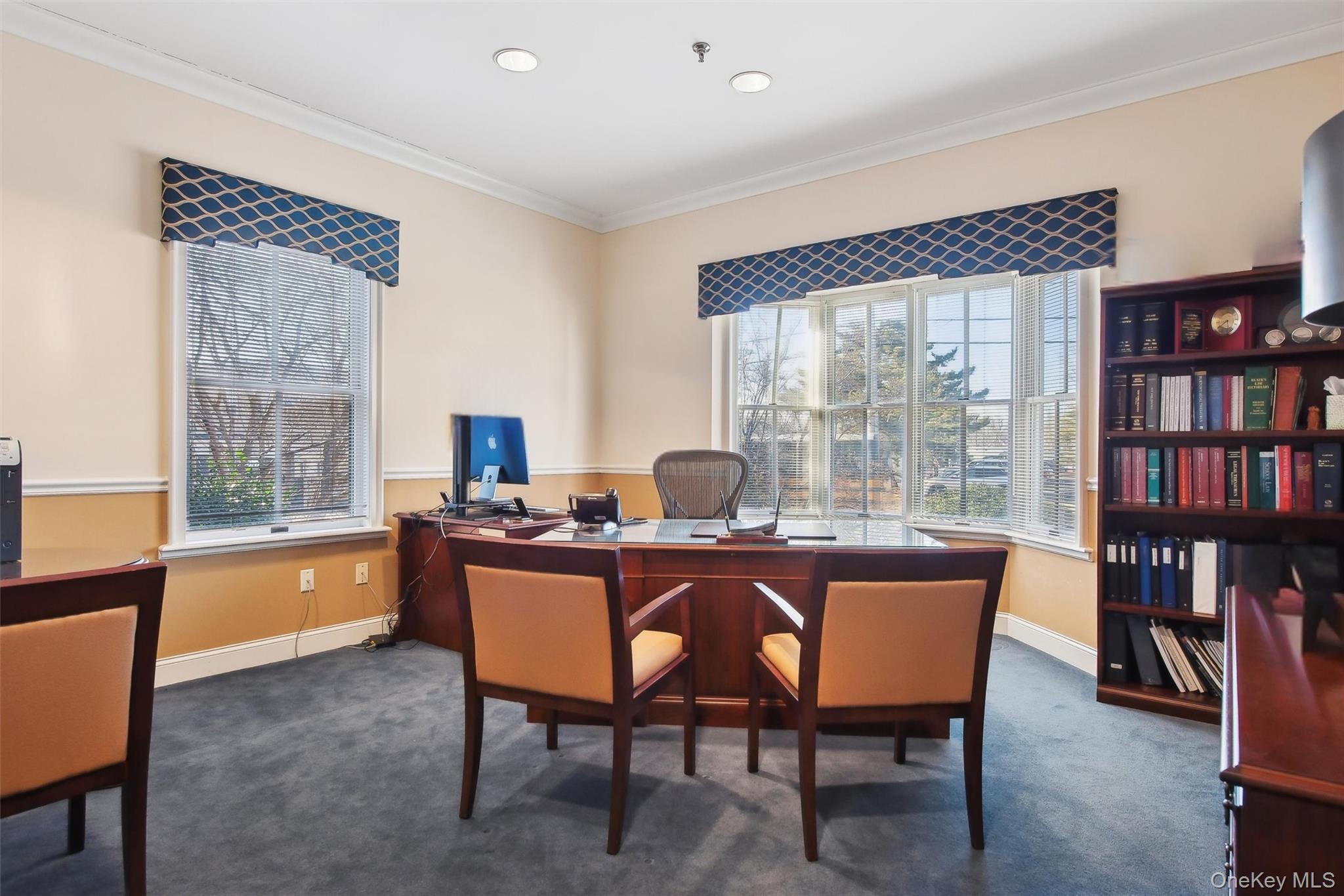 #17 photo, 33 W 2nd Street, সাফোক কাউন্টি Riverhead , NY 11901