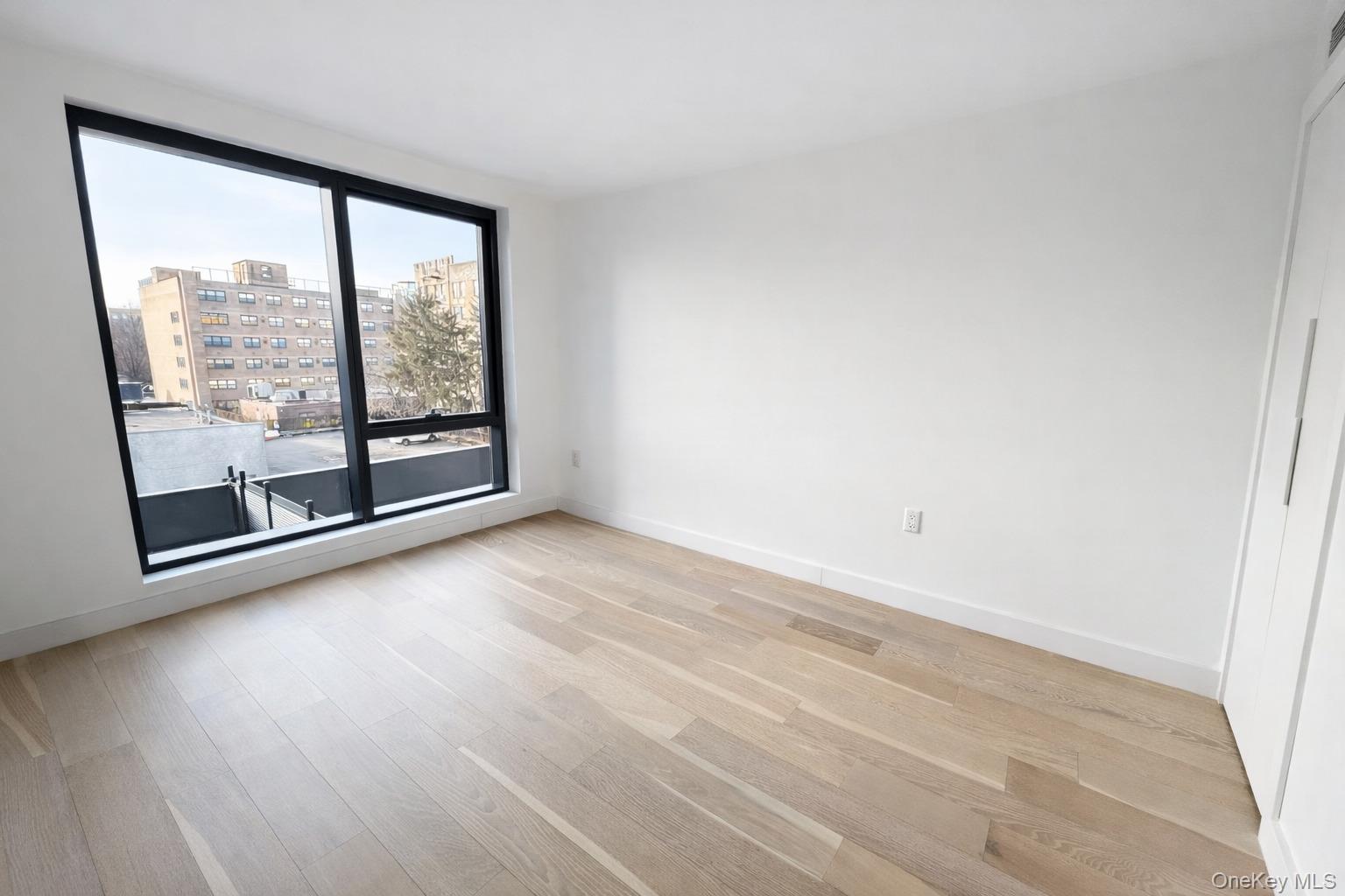 #5 photo, 14449 Northern Boulevard, Flushing , NY 11354