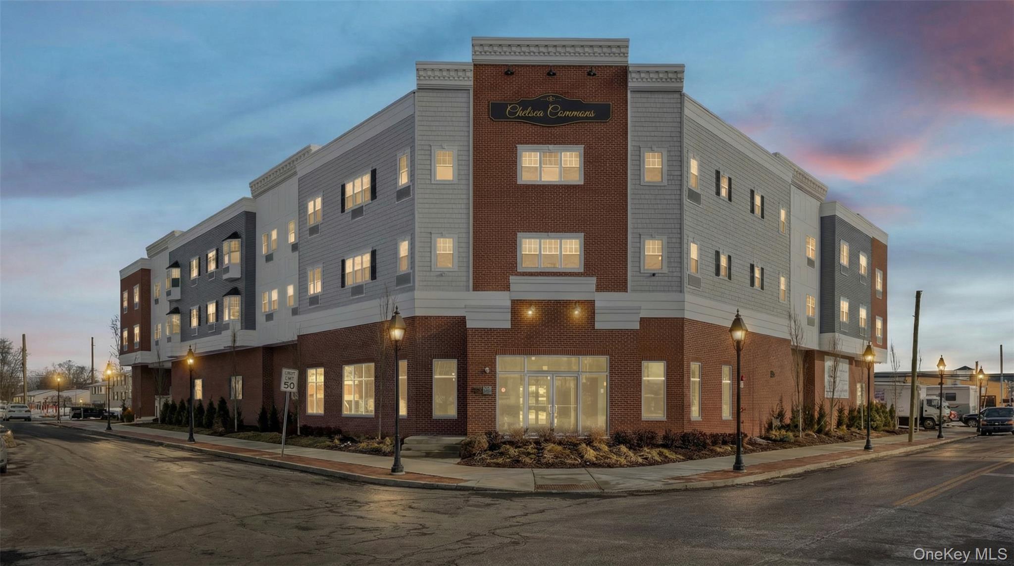 #1 photo, 227 4th Avenue, সাফোক কাউন্টি Bay Shore , NY 11706