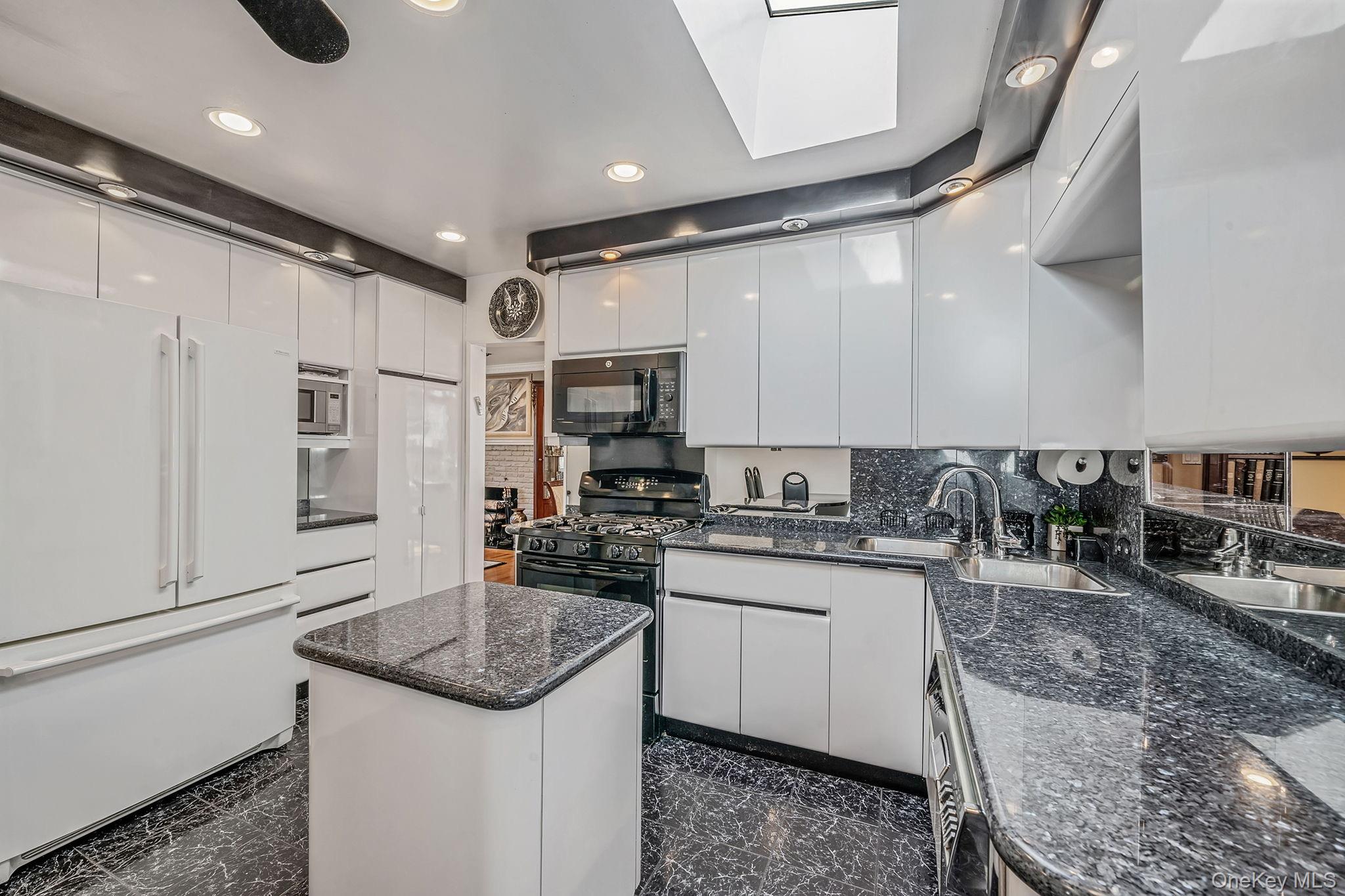 #8 photo, 85-26 Palo Alto Street, কুইন্‌স Holliswood , NY 11423