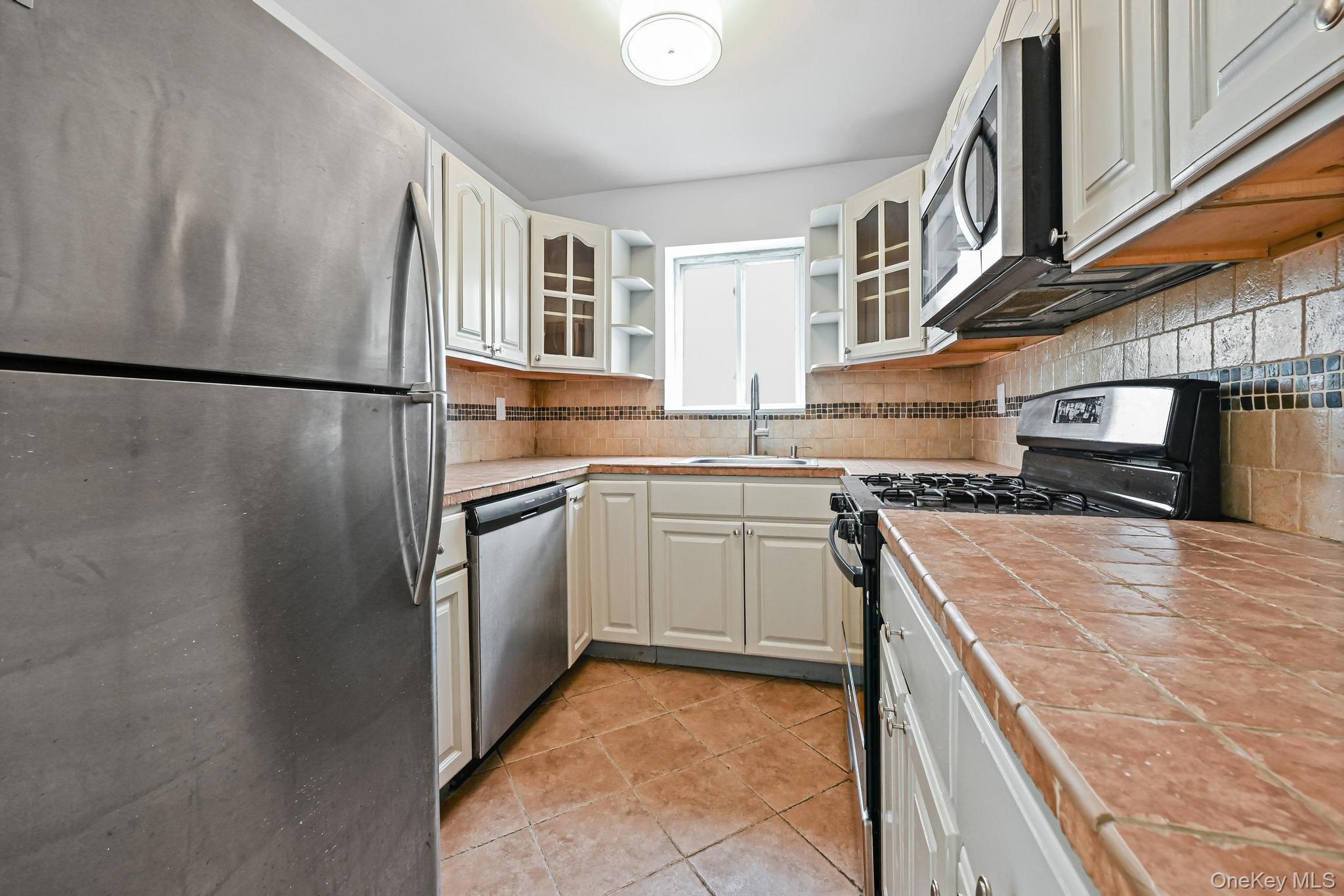 #5 photo, 93-29 91st Avenue, Woodhaven , NY 11421