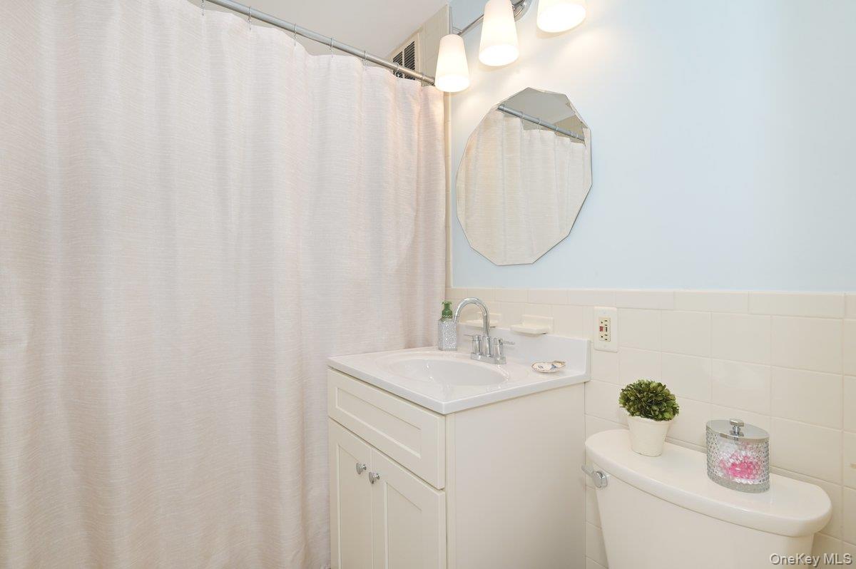 #12 photo, 4 Birchwood Court, নাসাউ কাউন্টি Mineola , NY 11501