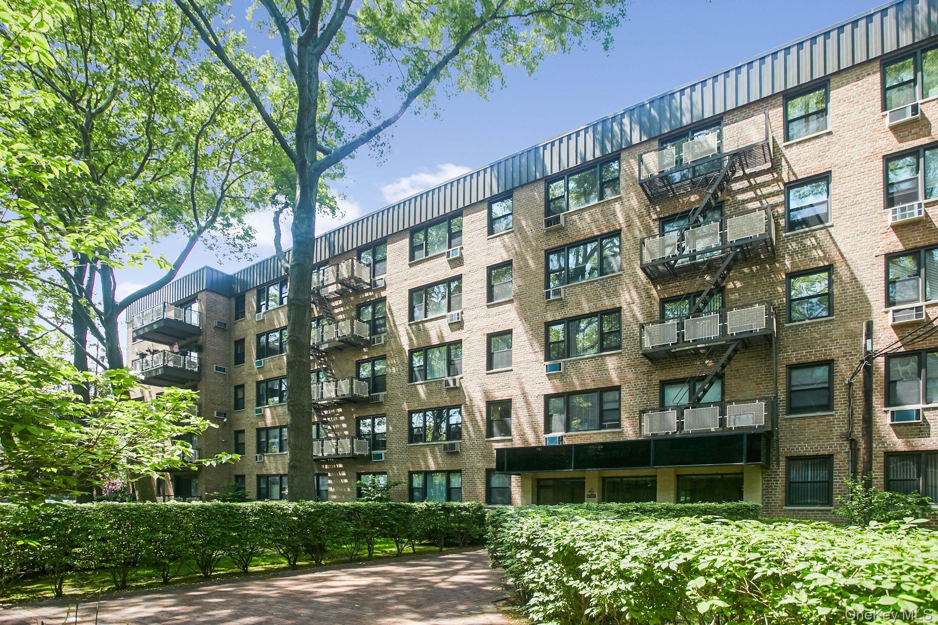 #16 photo, 4 Birchwood Court, নাসাউ কাউন্টি Mineola , NY 11501