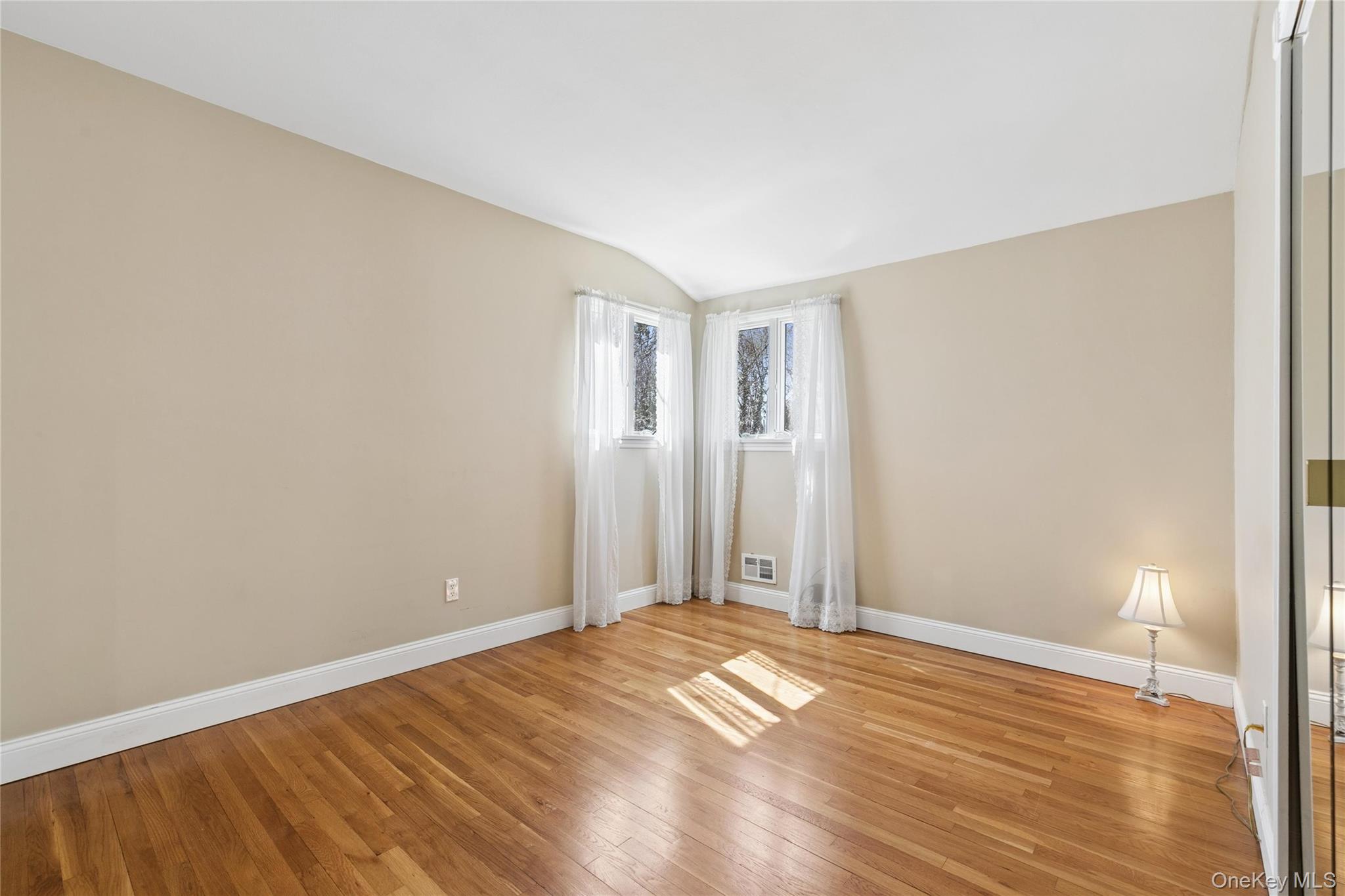 #15 photo, 14 Wenmore Road, সাফোক কাউন্টি Commack , NY 11725