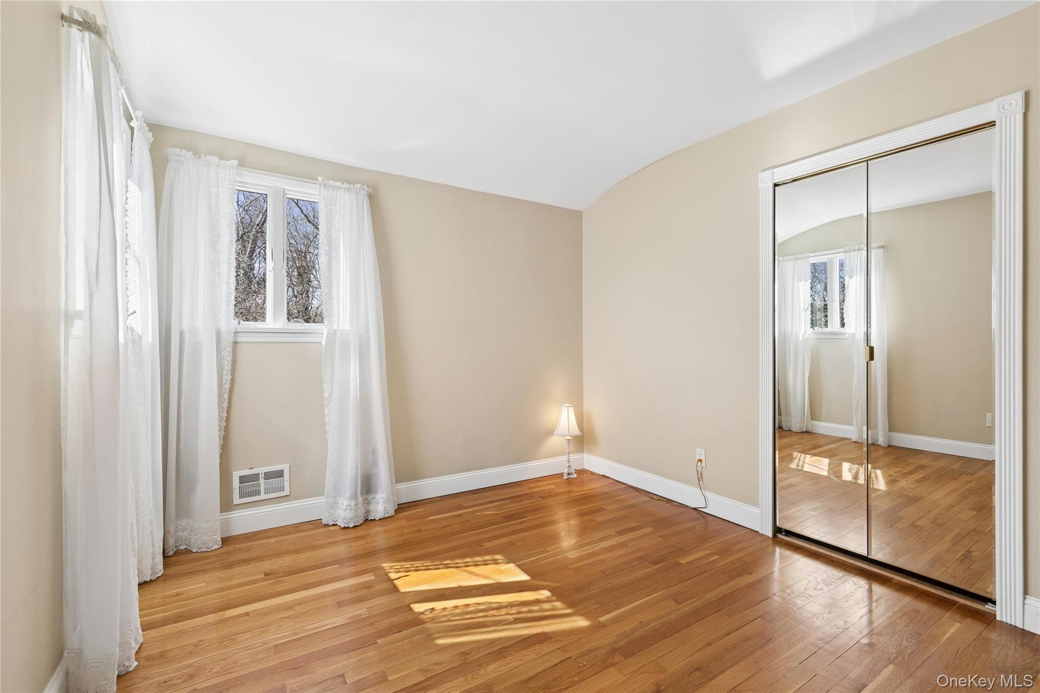 #16 photo, 14 Wenmore Road, সাফোক কাউন্টি Commack , NY 11725