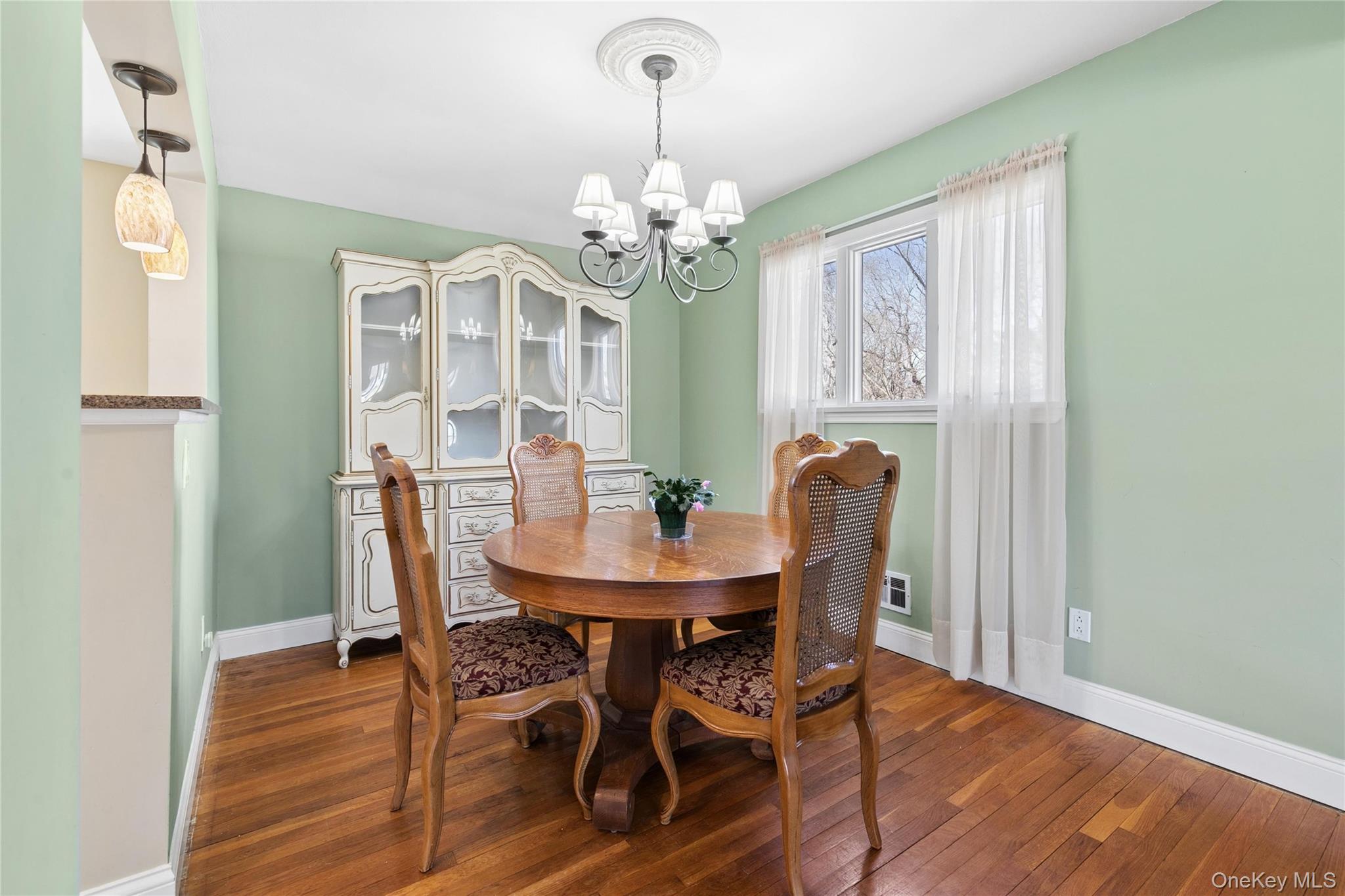 #5 photo, 14 Wenmore Road, সাফোক কাউন্টি Commack , NY 11725