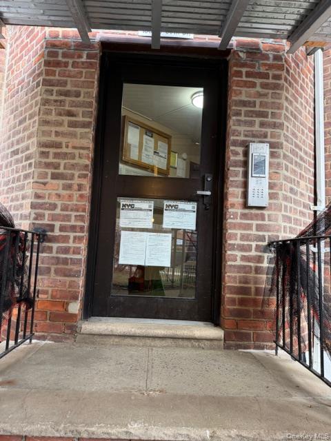 #1 photo, 138-36 68th Drive, কুইন্‌স Kew Garden Hills , NY 11367