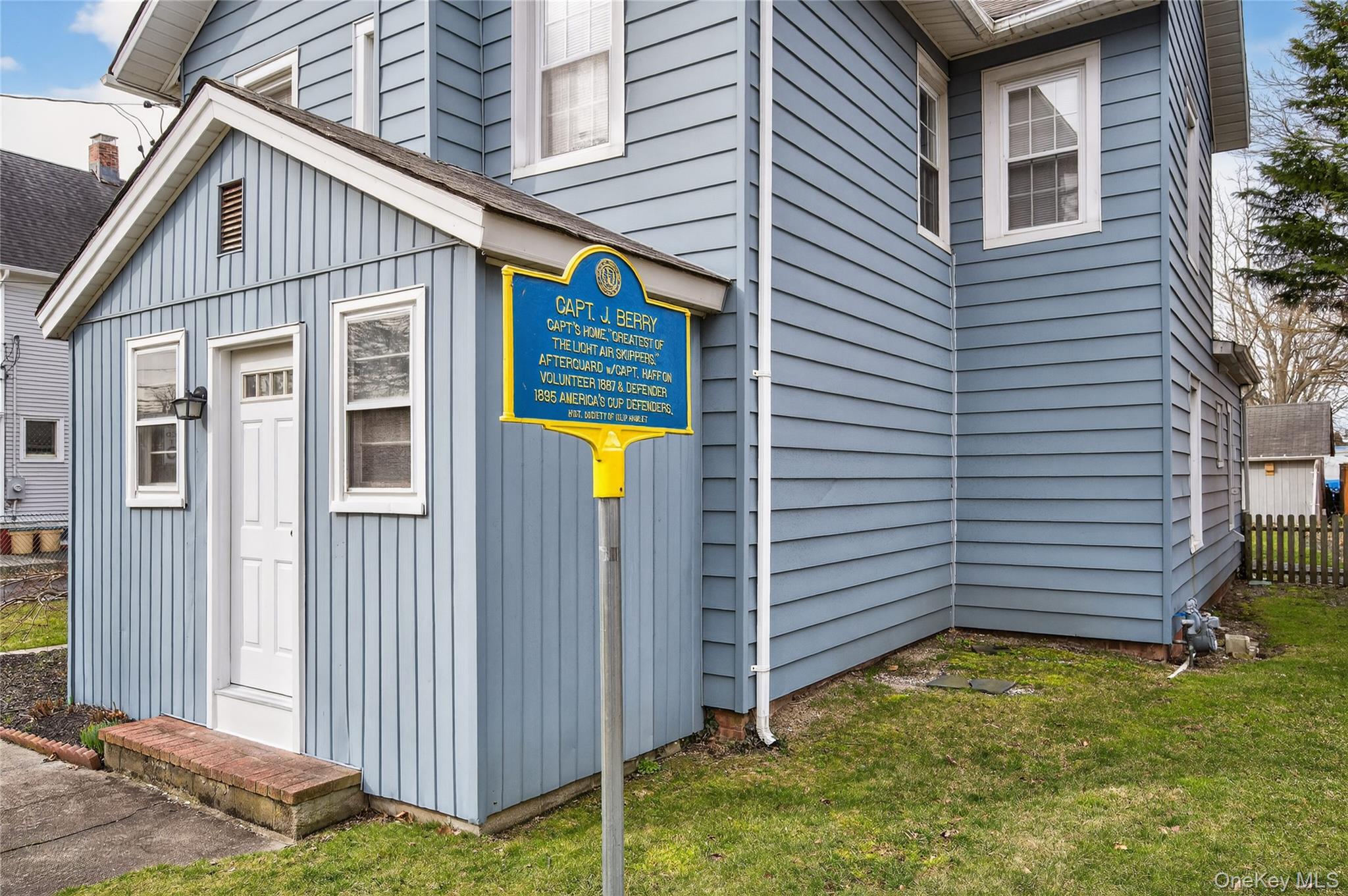 #2 photo, 46 Monell Avenue, Islip , NY 11751