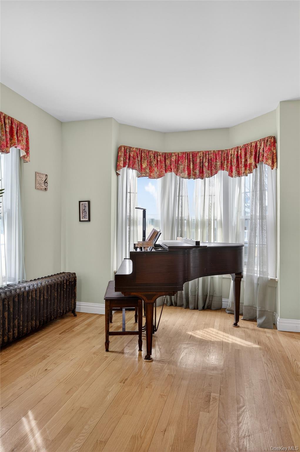 #9 photo, 46 Monell Avenue, Islip , NY 11751