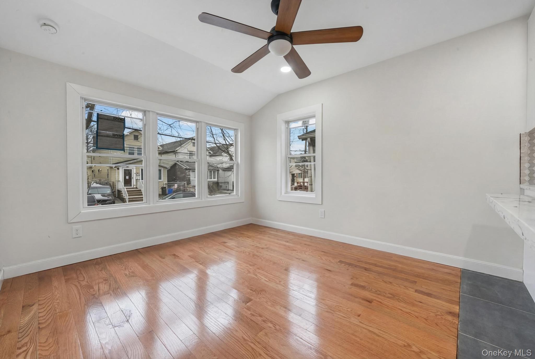 #4 photo, 107-32 108th Street, 皇后區 Richmond Hill , NY 11419