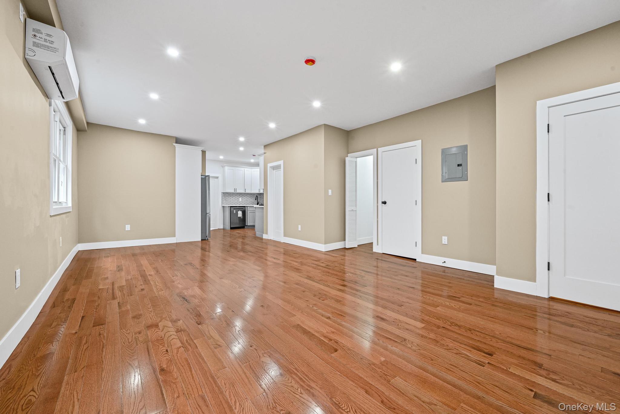 #10 photo, 9210 104th Street, Richmond Hill , NY 11418