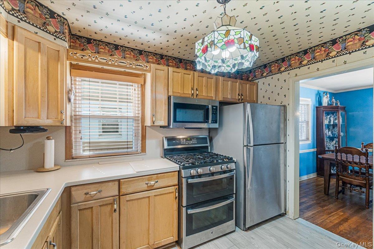 #8 photo, 58-03 212th Street, Bayside , NY 11364