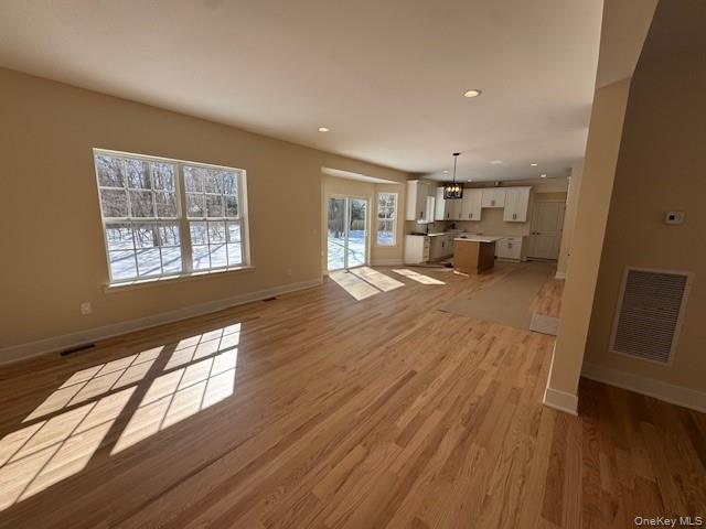 #10 photo, 2384 A N/C Walnut Avenue, সাফোক কাউন্টি Ronkonkoma , NY 11779