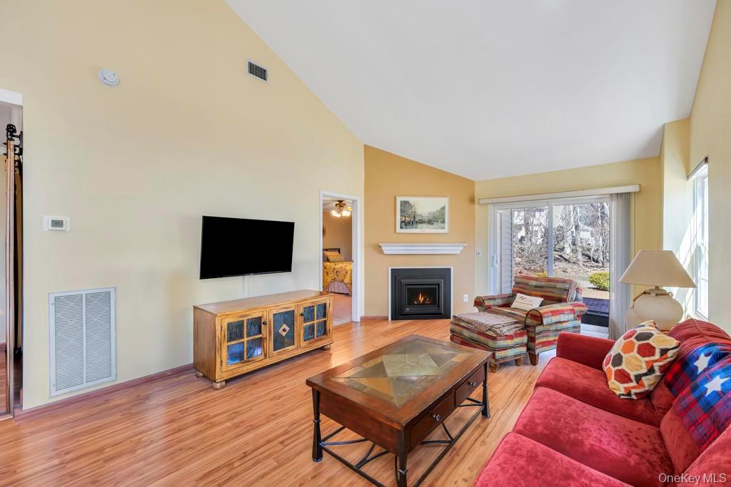 #17 photo, 13 Mallard Path, Coram , NY 11727