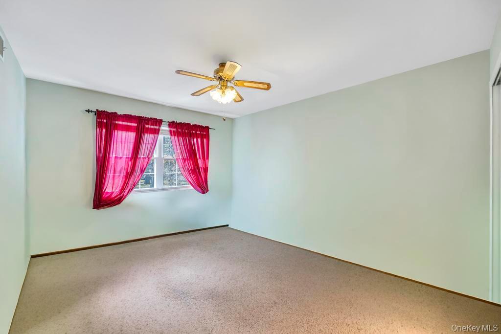 #18 photo, 13 Mallard Path, Coram , NY 11727