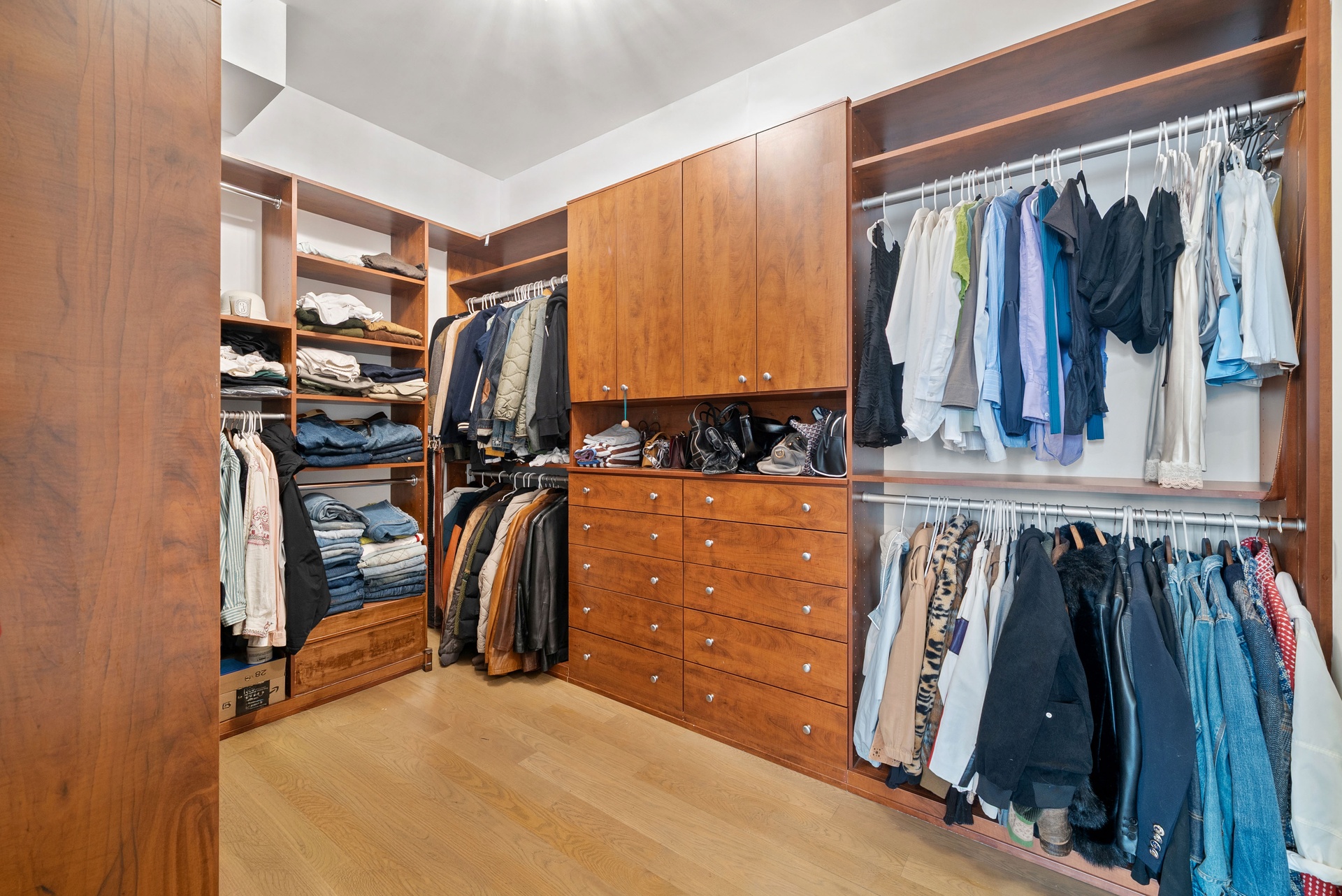 #9 photo, 27-28 Thomson Avenue, Long Island City , NY 11101