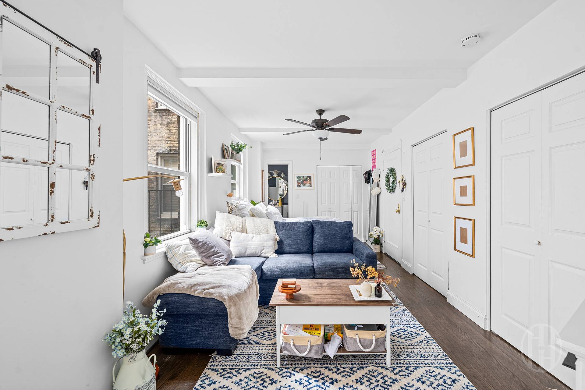 #3 photo, 321 E 43rd Street, मैनहटन Midtown East , NY 10017