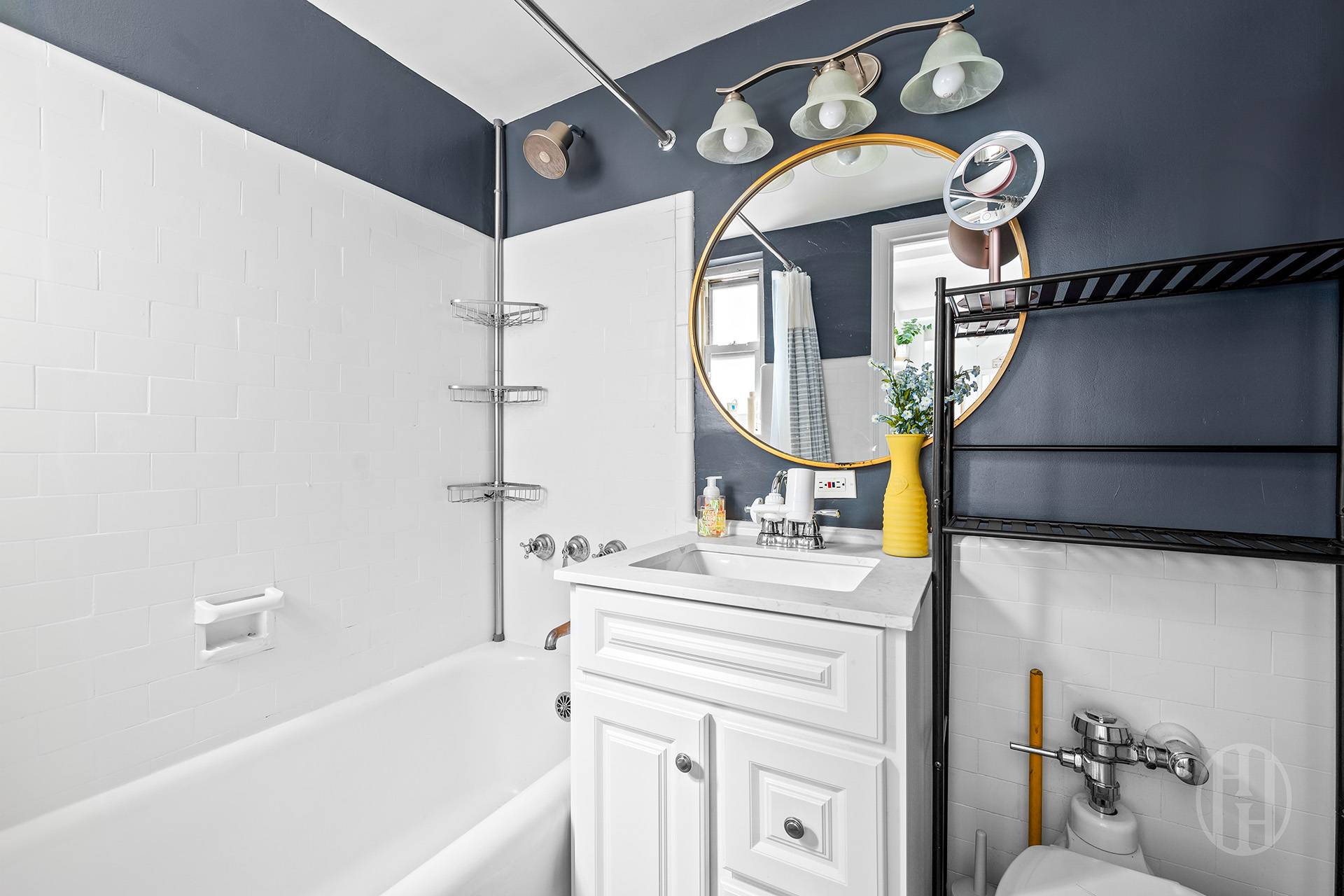 #5 photo, 321 E 43rd Street, मैनहटन Midtown East , NY 10017