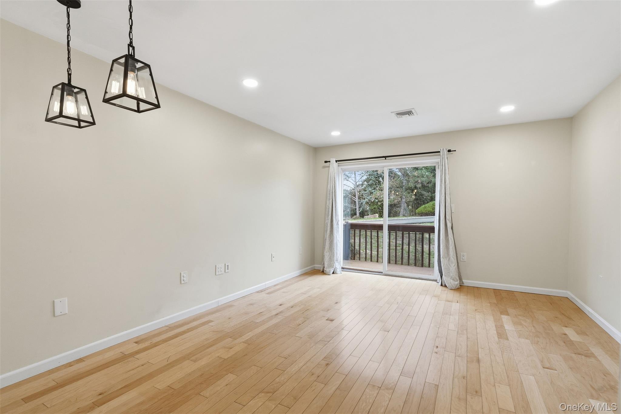 #12 photo, 17 Knoll View, Ossining , NY 10562