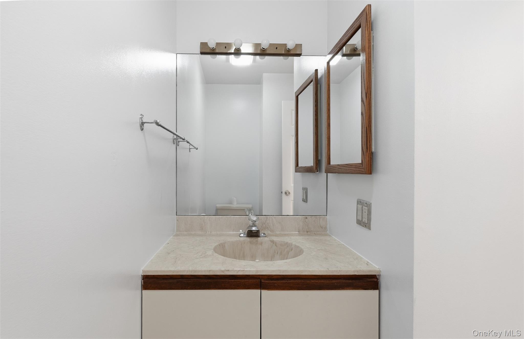 #17 photo, 17 Knoll View, Ossining , NY 10562