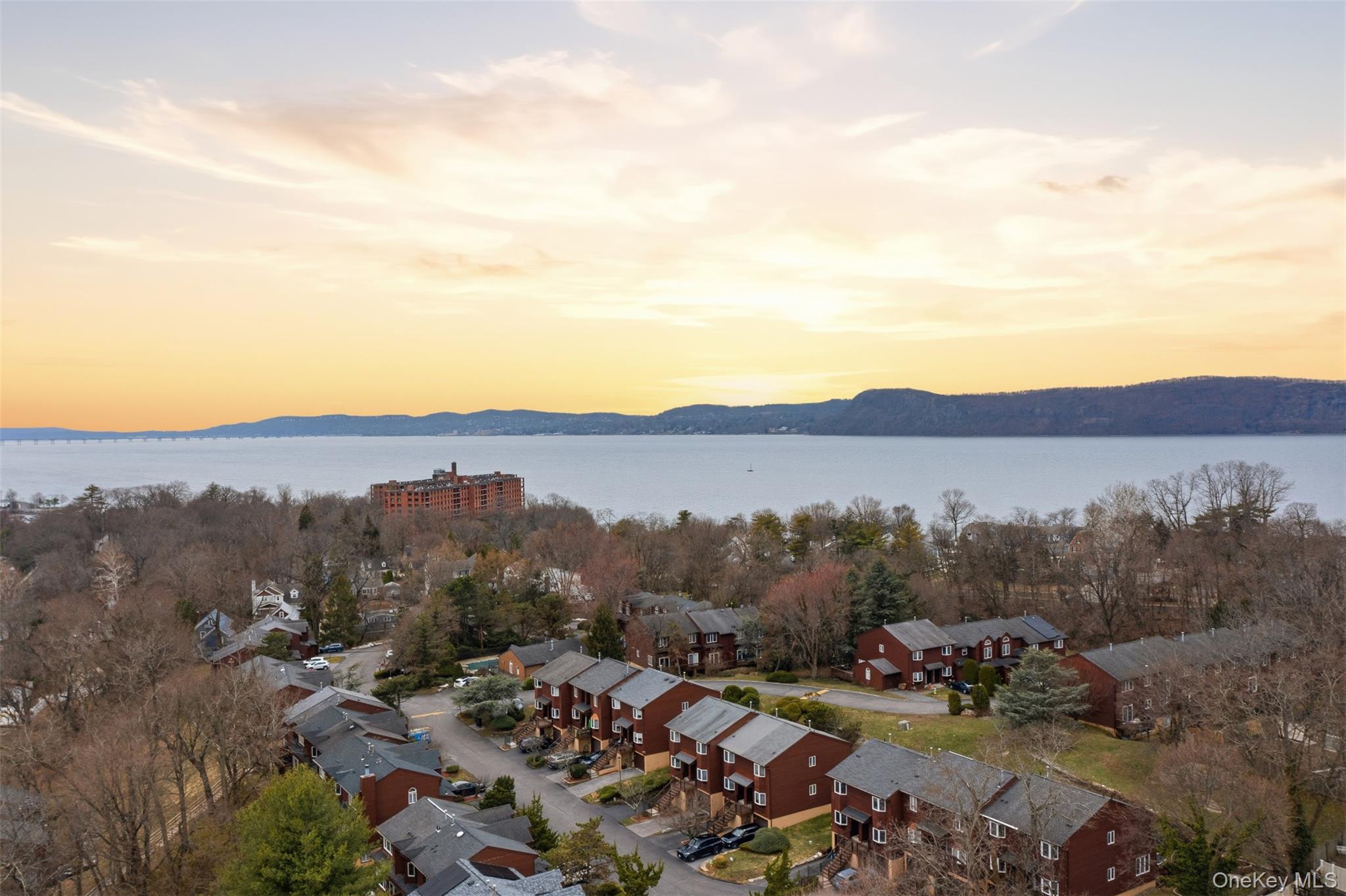 #4 photo, 17 Knoll View, Ossining , NY 10562