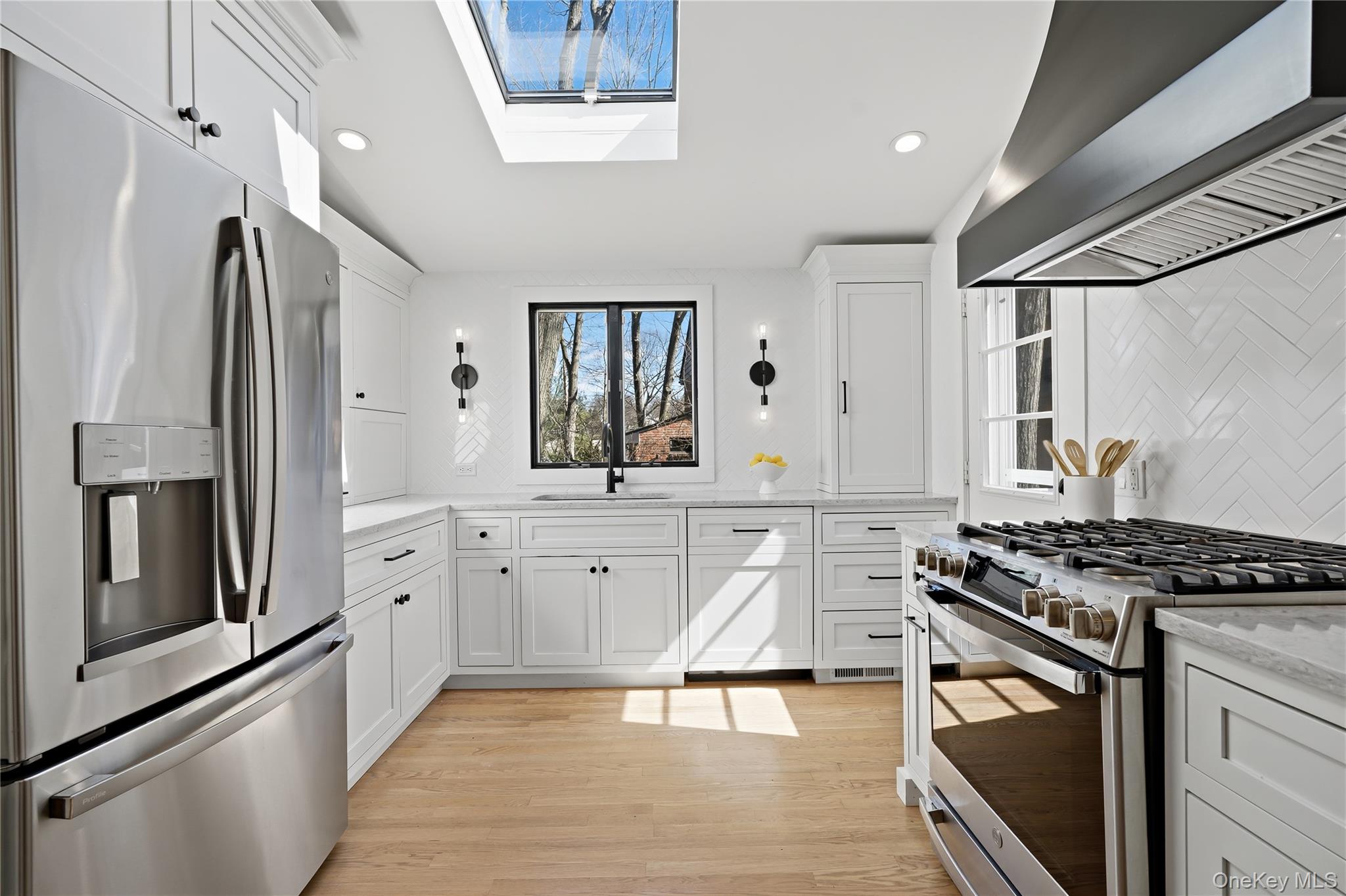 #8 photo, 294 Murray Avenue, Larchmont , NY 10538