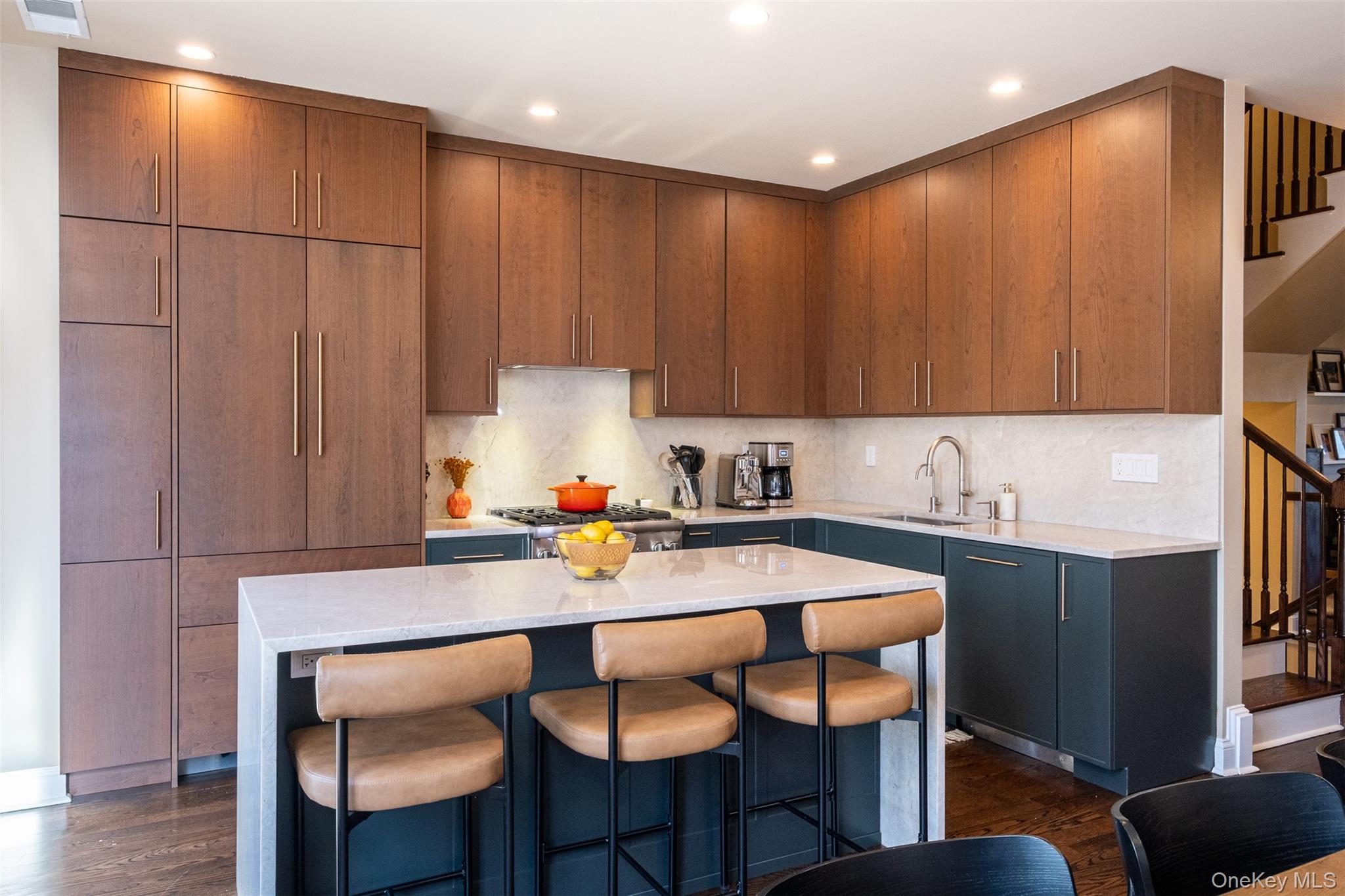 #6 photo, 35 1st Street, Pelham , NY 10803