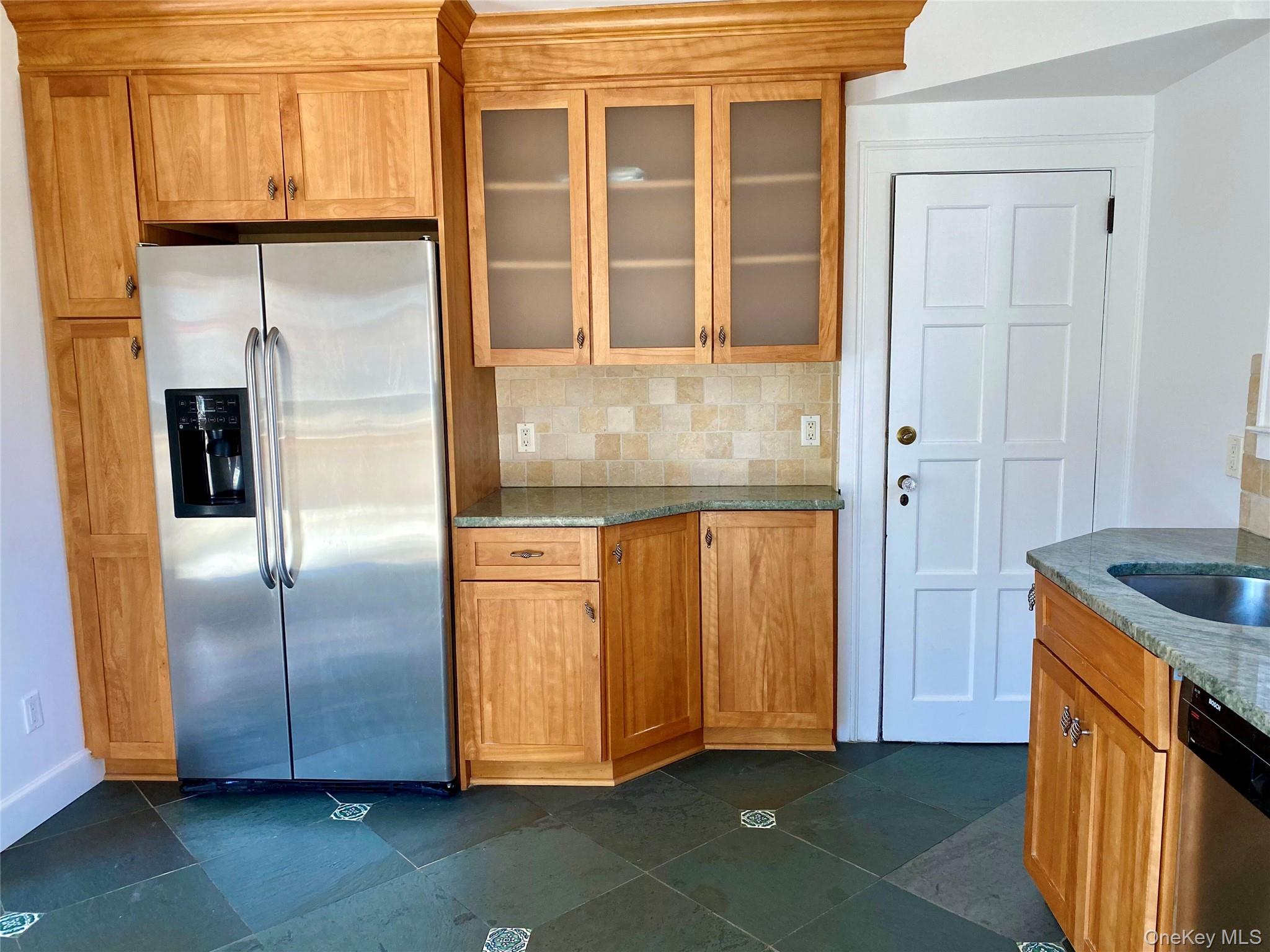 #2 photo, 34 Maplewood Street, Larchmont , NY 10538