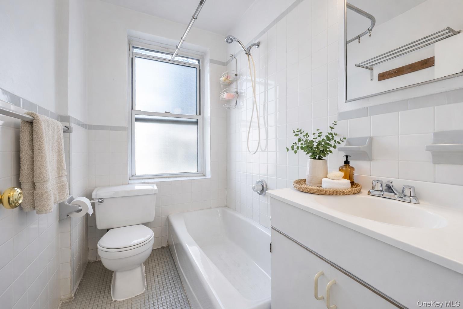 #9 photo, 141-24 78 Road, কুইন্‌স Kew Garden Hills , NY 11367