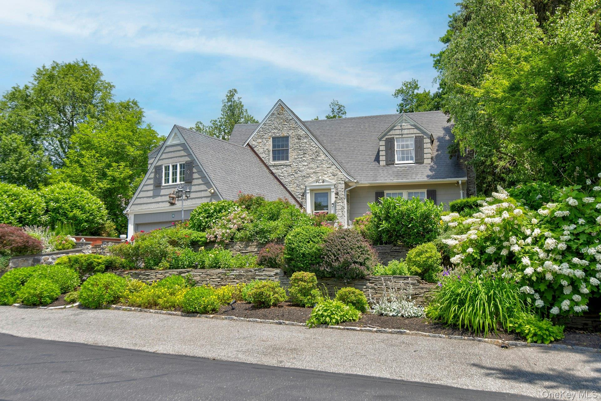 #1 photo, 6 Janssen Drive, Manhasset , NY 11030