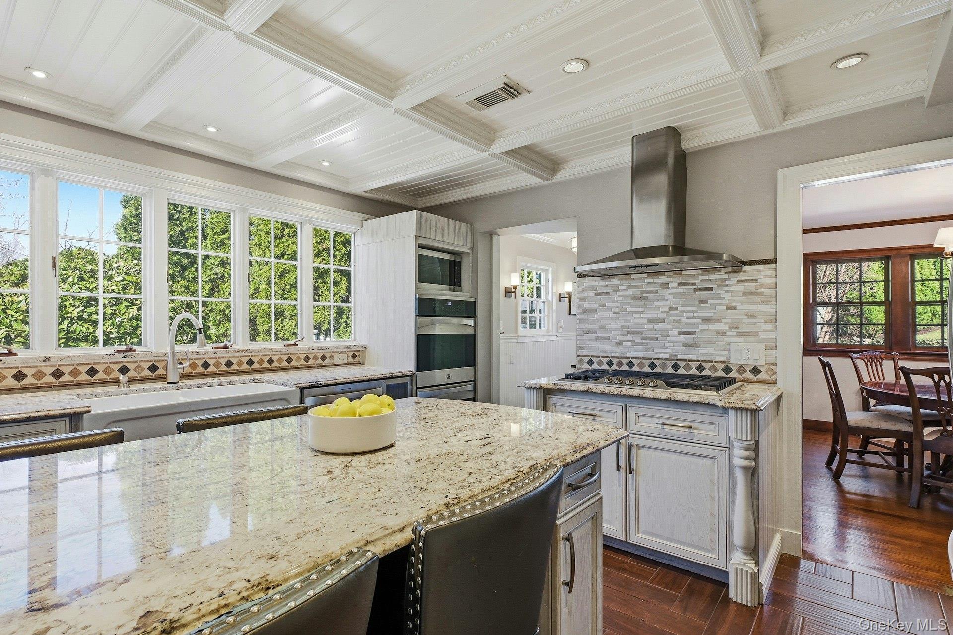 #11 photo, 6 Janssen Drive, Manhasset , NY 11030