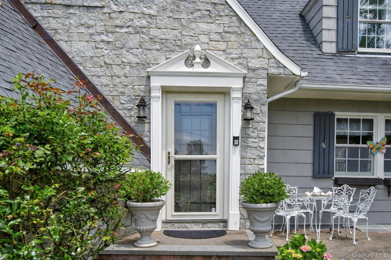 #4 photo, 6 Janssen Drive, Manhasset , NY 11030