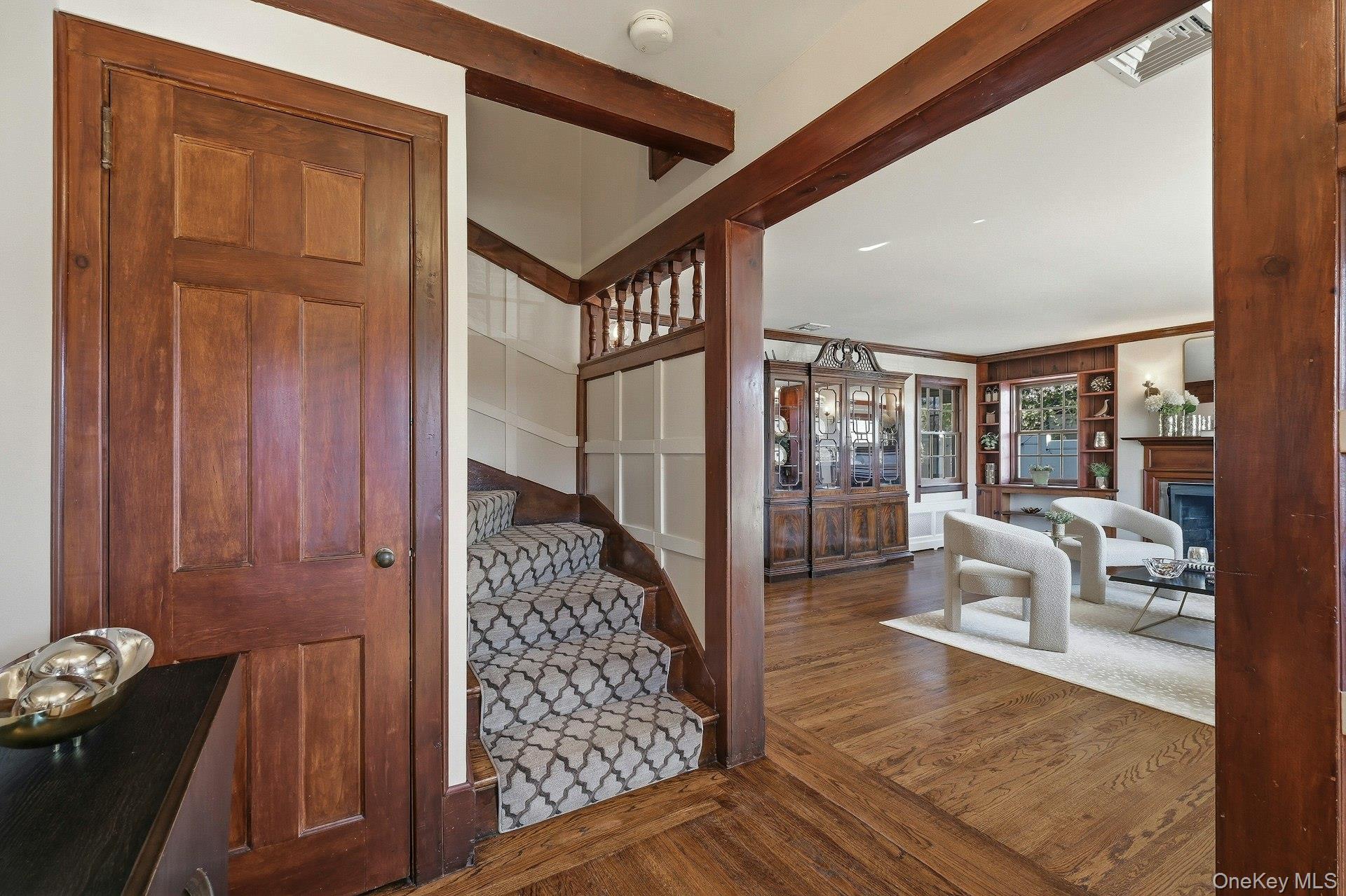 #5 photo, 6 Janssen Drive, Manhasset , NY 11030