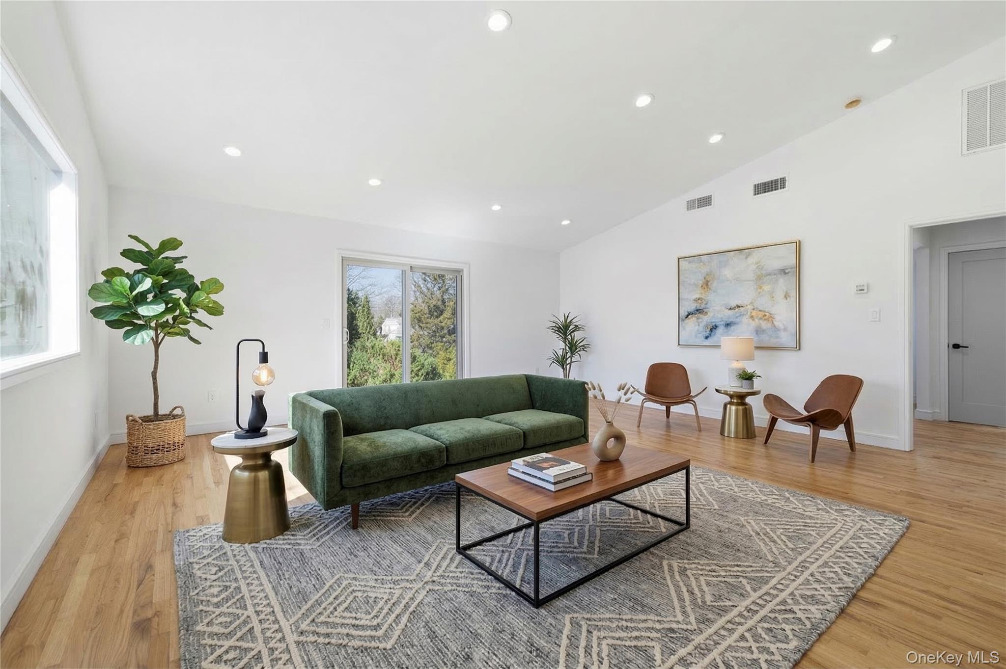 #17 photo, 217 Hempstead Avenue, Malverne , NY 11565