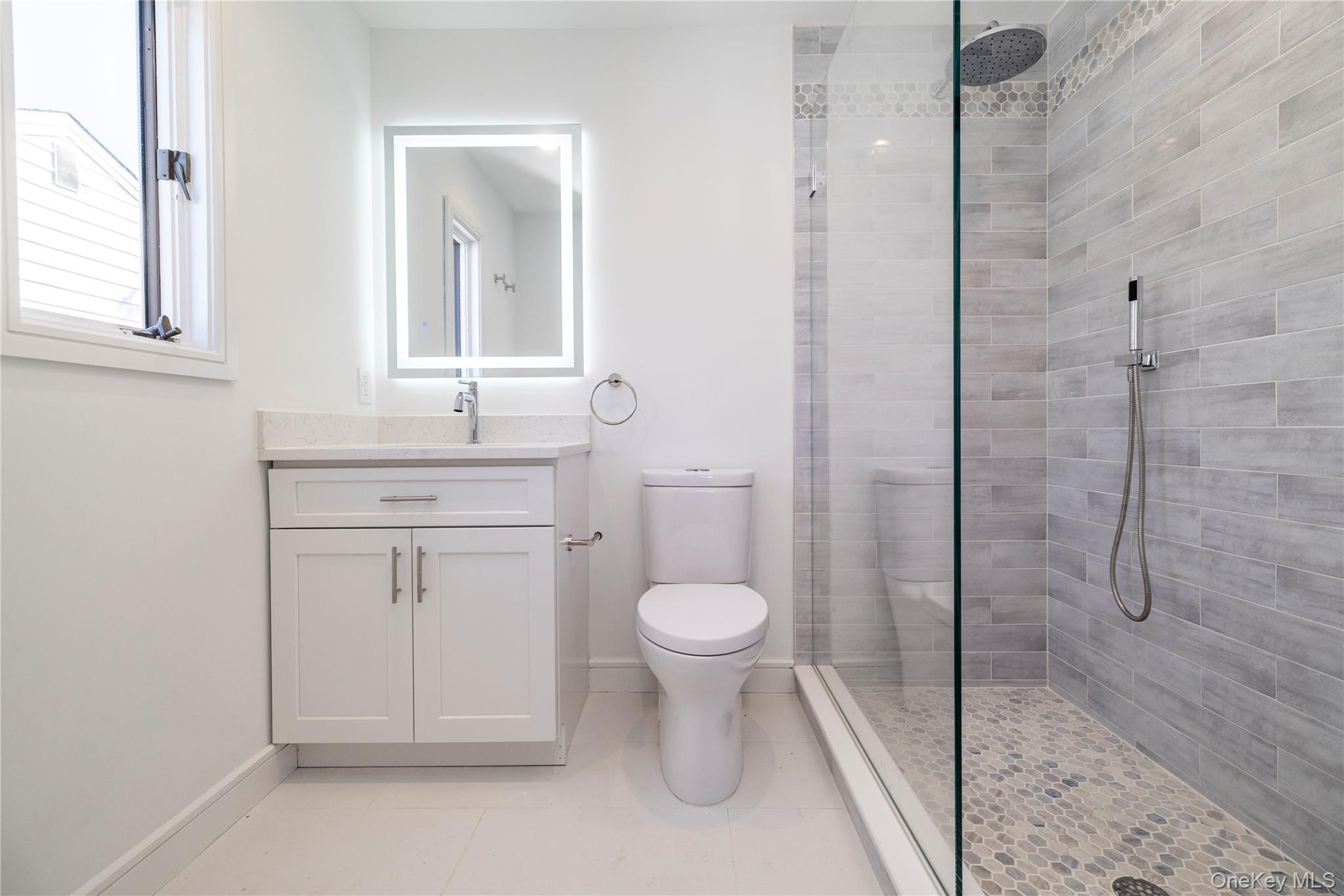 #20 photo, 217 Hempstead Avenue, Malverne , NY 11565