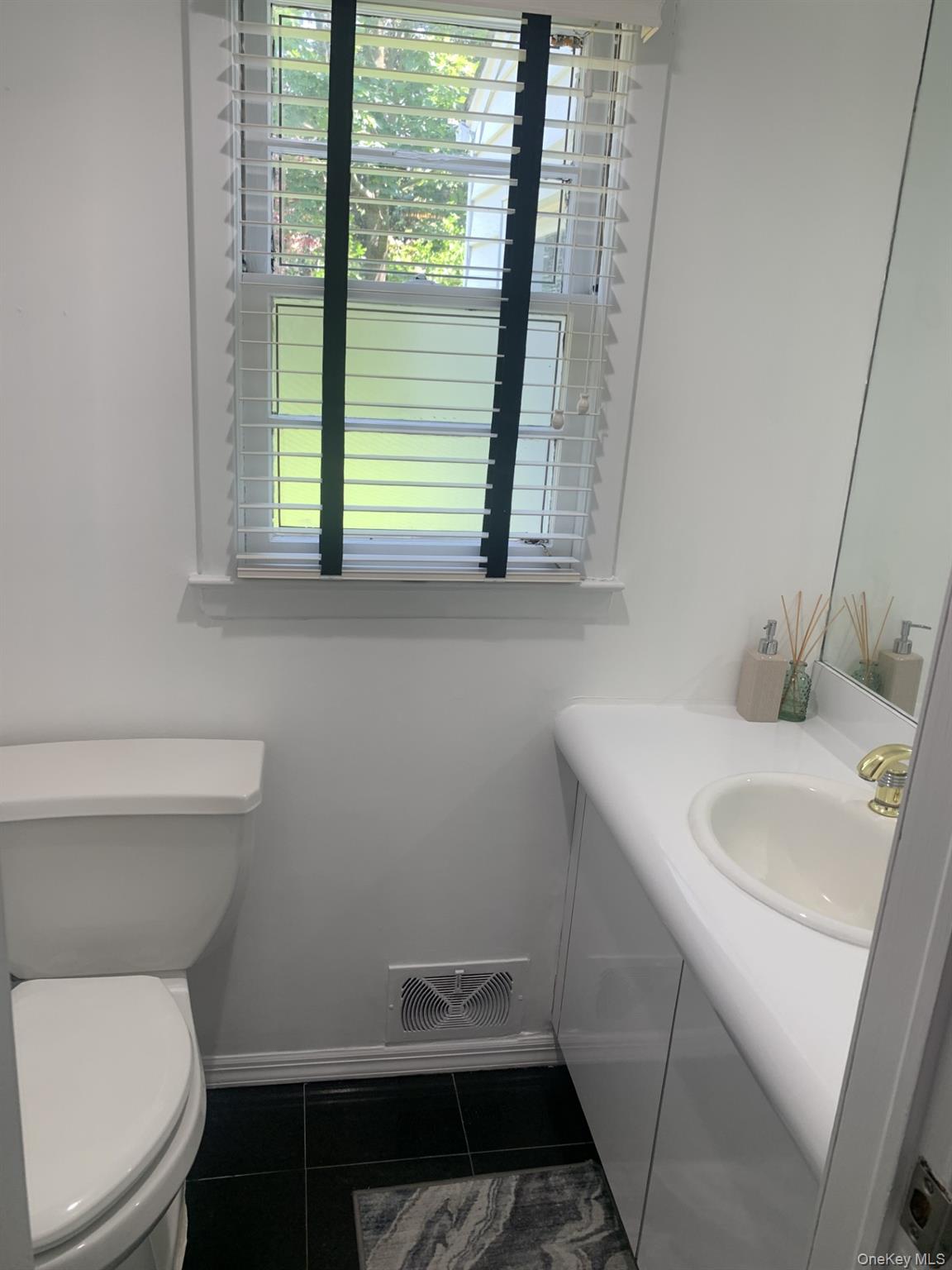 #11 photo, 220 Jackson Place, নাসাউ কাউন্টি Hewlett , NY 11557