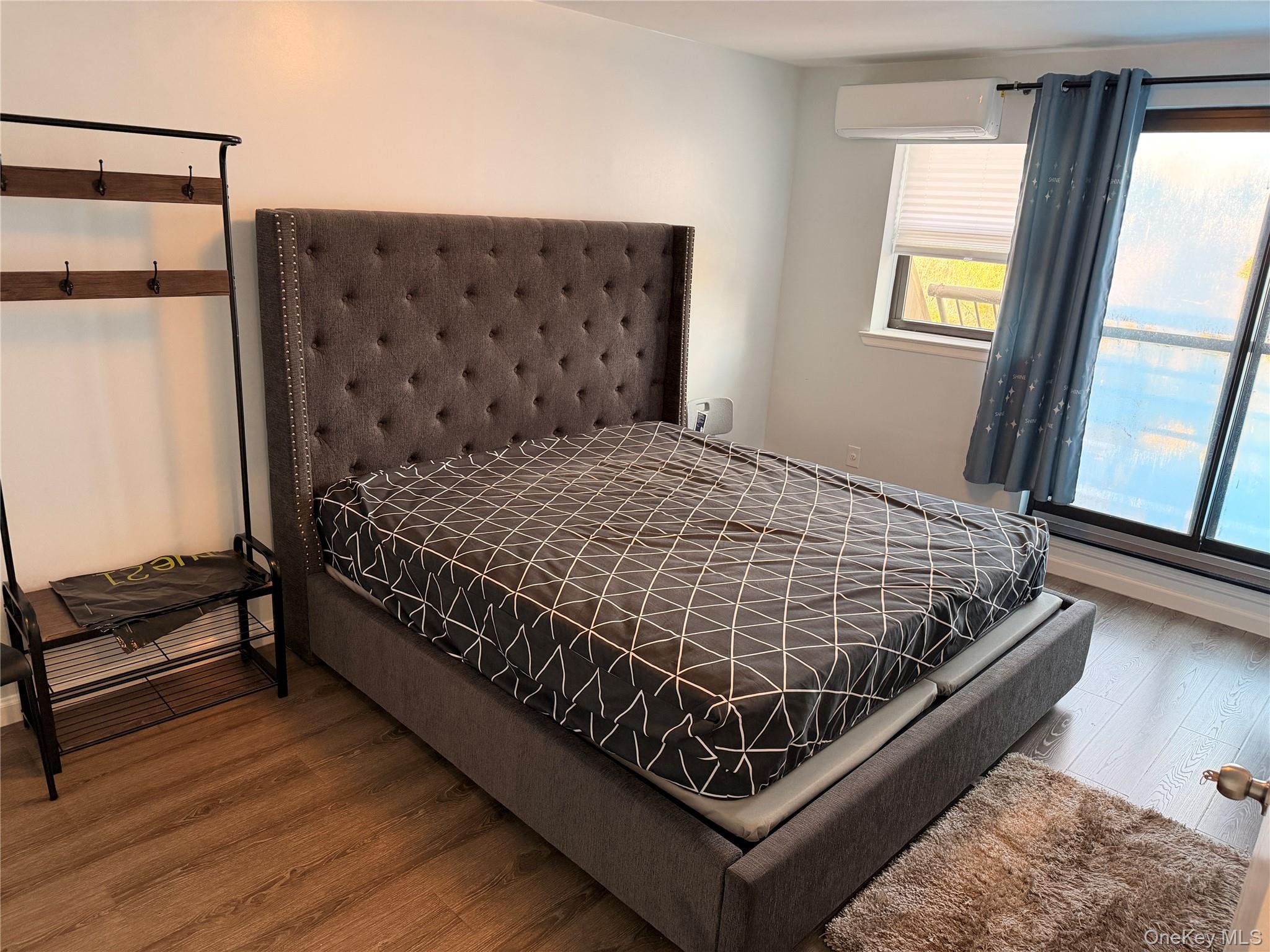 #4 photo, 55-12 Main Street, Flushing , NY 11355