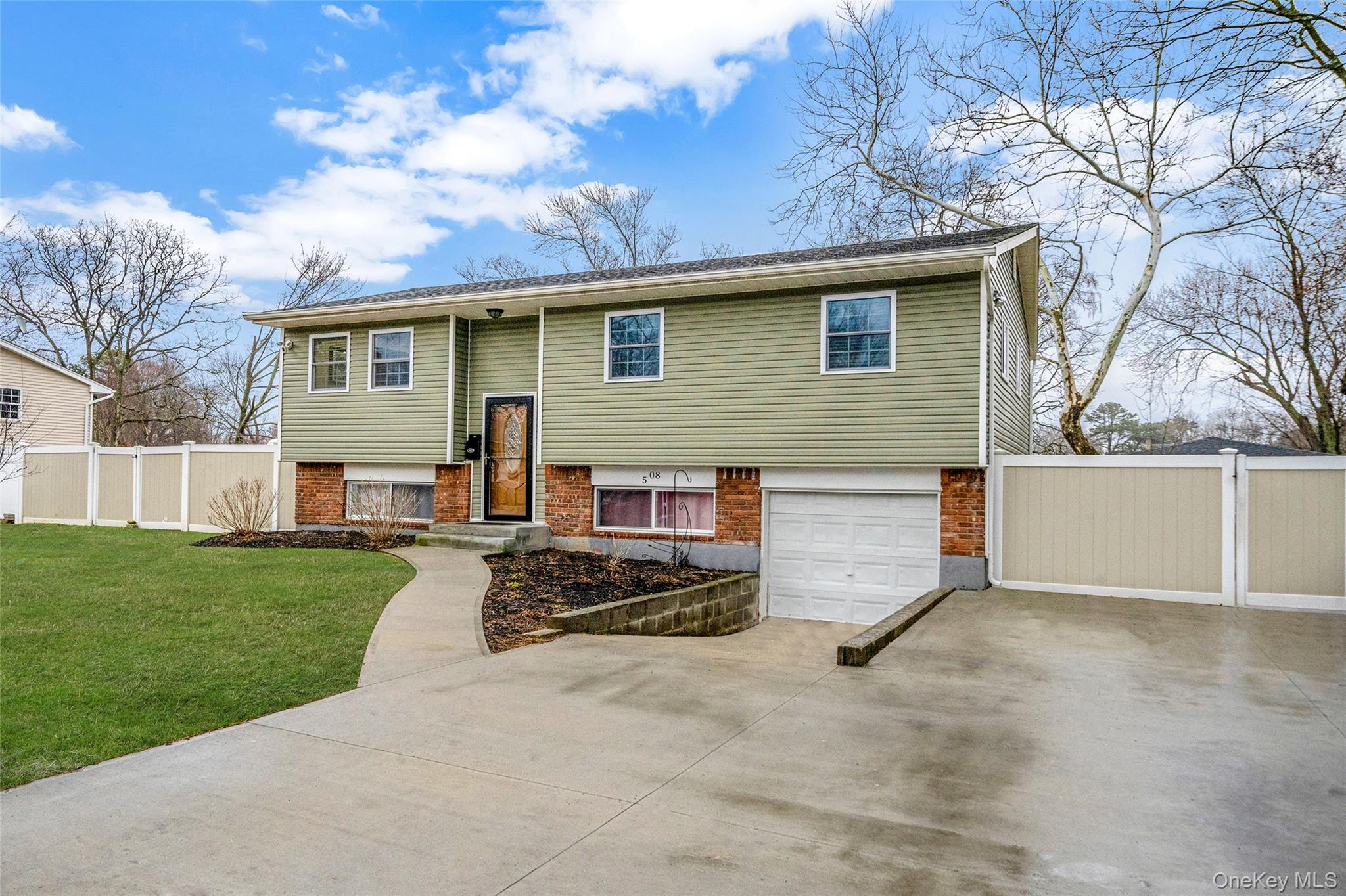 #3 photo, 508 Nostrand Avenue, সাফোক কাউন্টি Central Islip , NY 11722