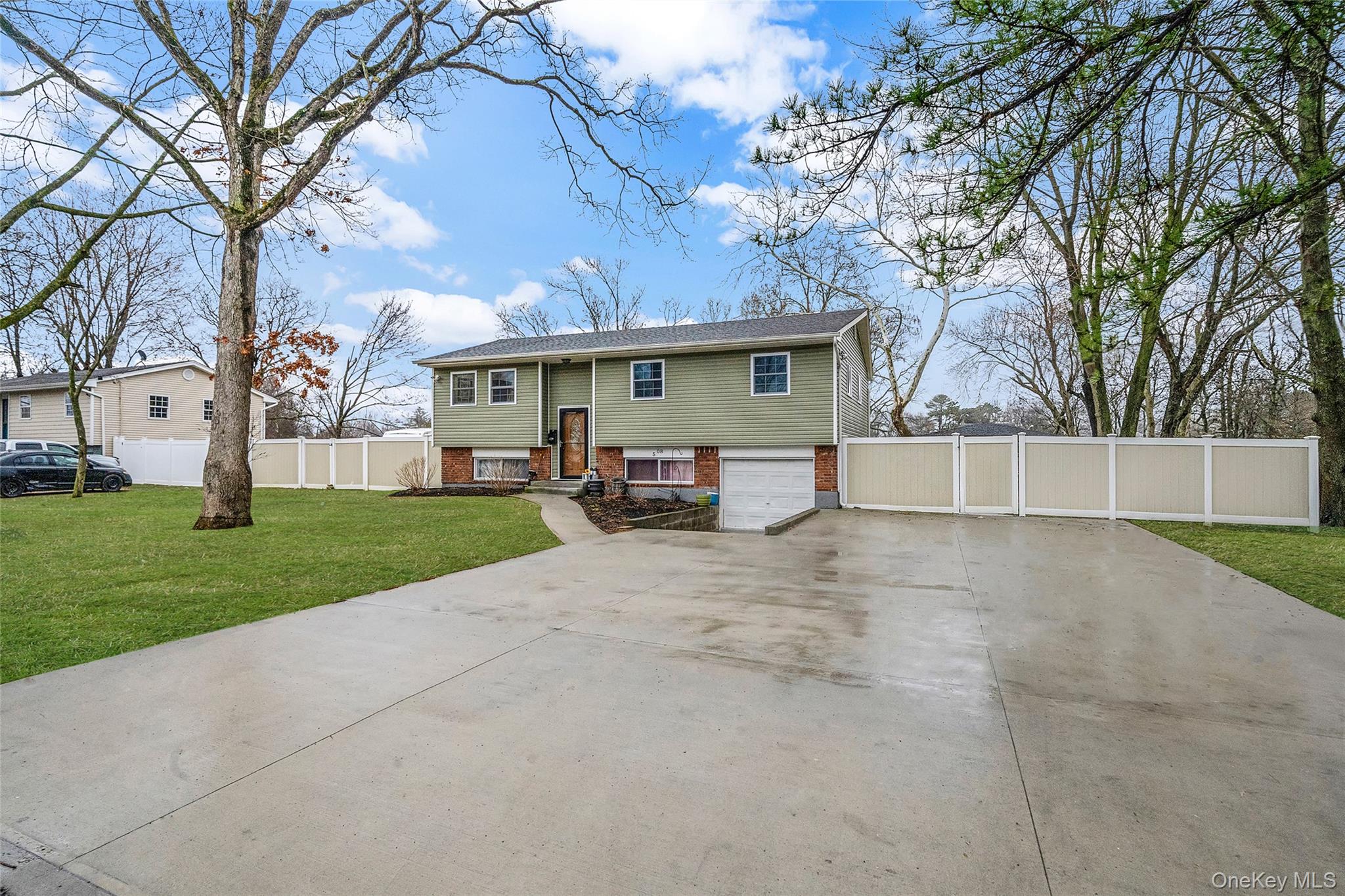 #4 photo, 508 Nostrand Avenue, সাফোক কাউন্টি Central Islip , NY 11722