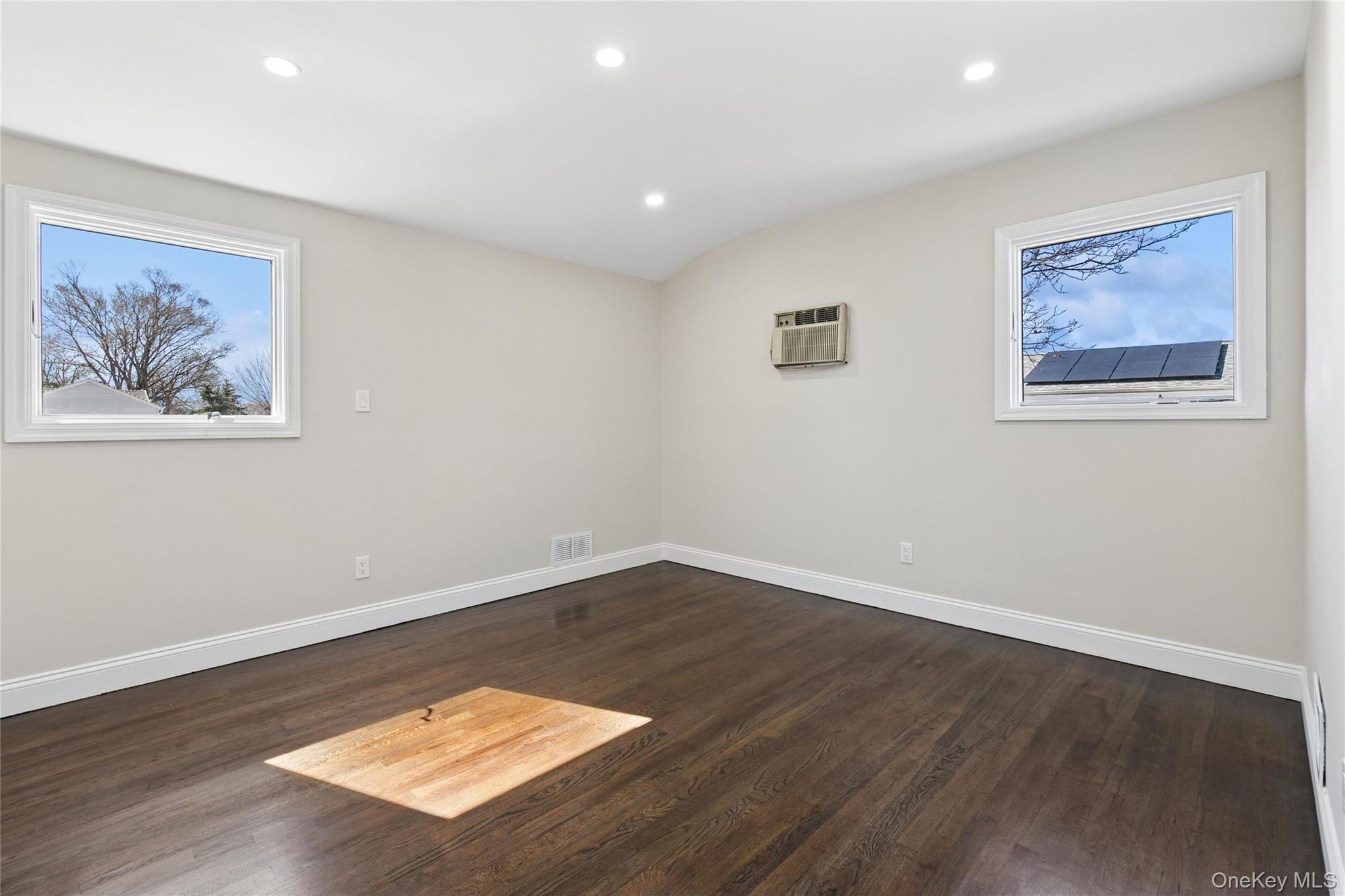 #15 photo, 236 Vermont Avenue, Bay Shore , NY 11706