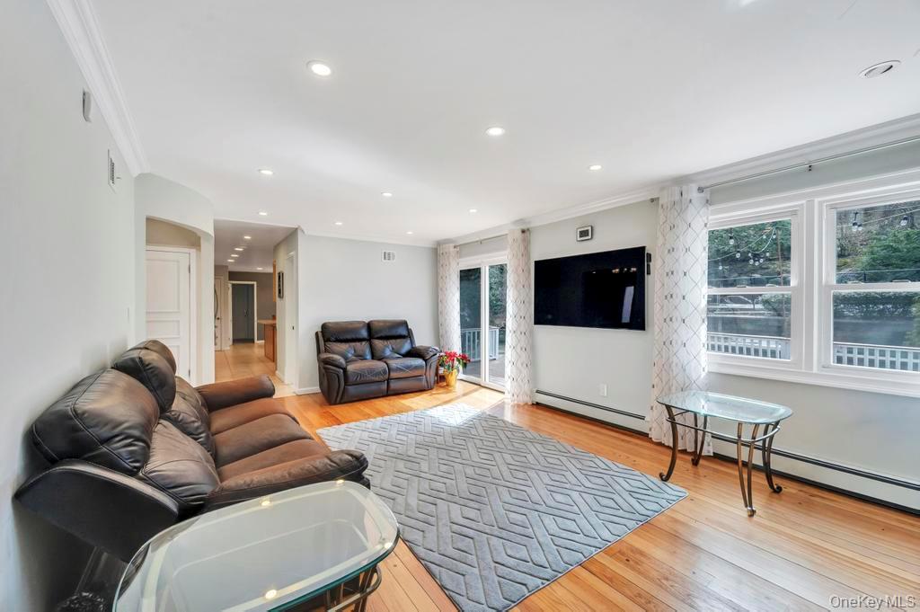 #12 photo, 10 Hunting Hill Road, Woodbury , NY 11797